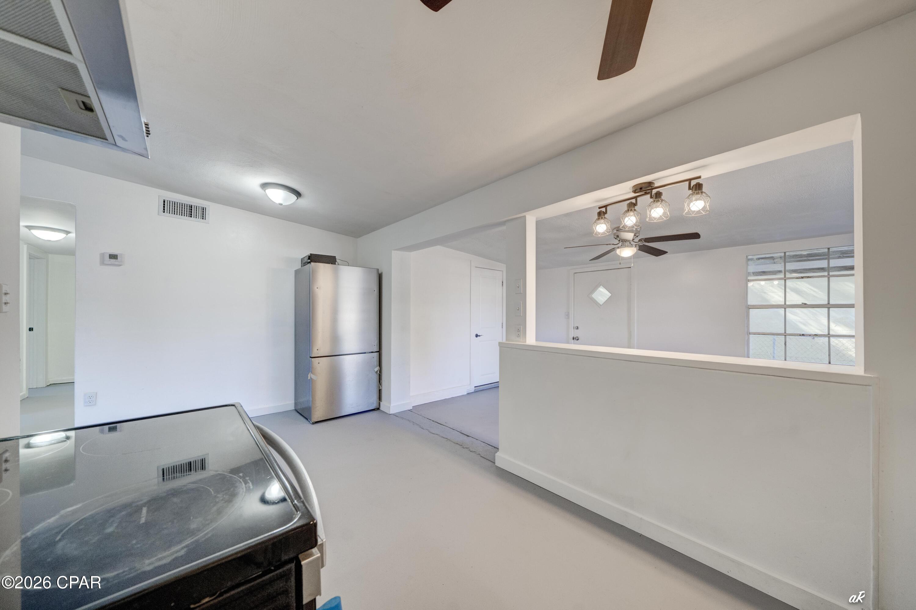 Image 10 For 3730 E 8th Court