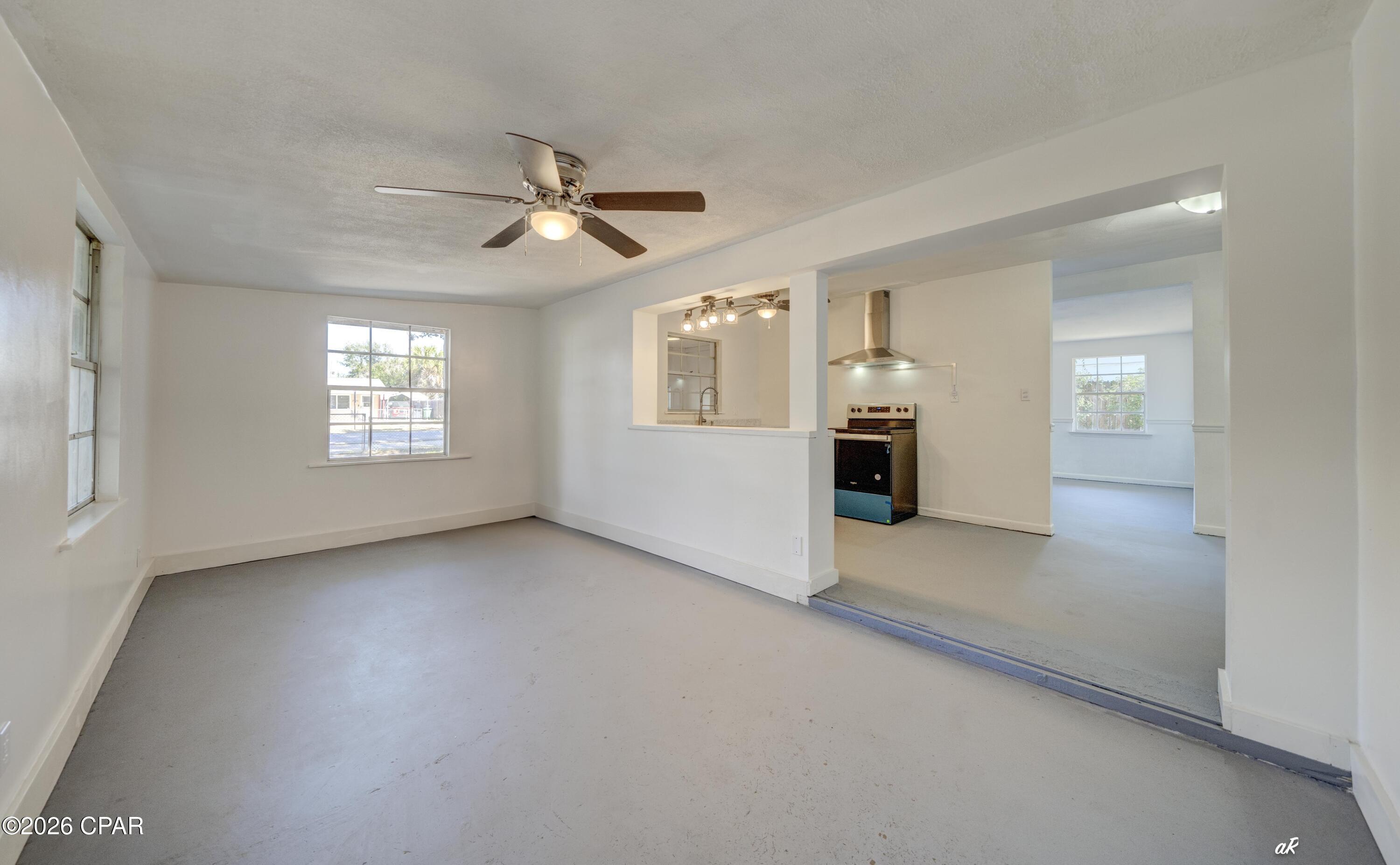 Image 11 For 3730 E 8th Court