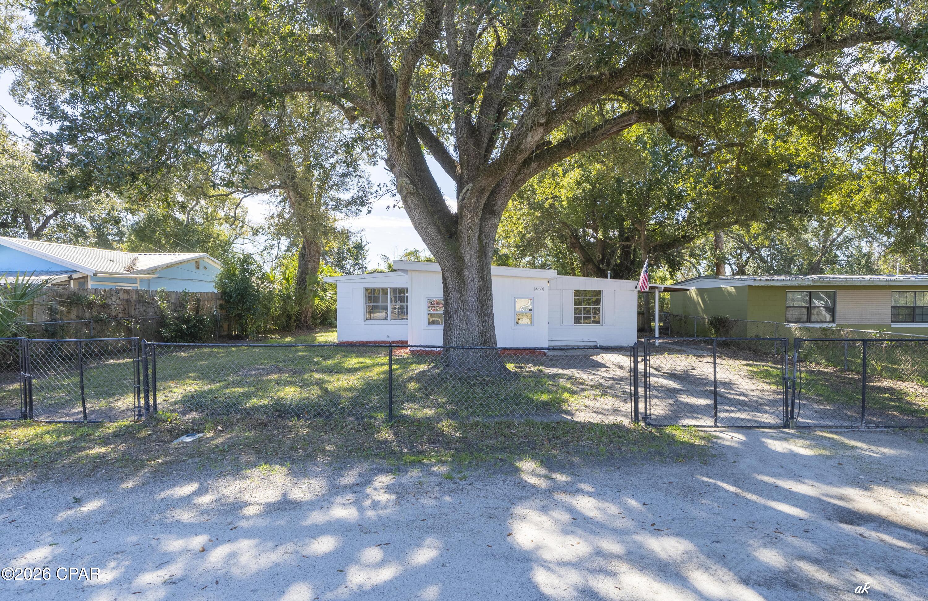 Image 2 For 3730 E 8th Court