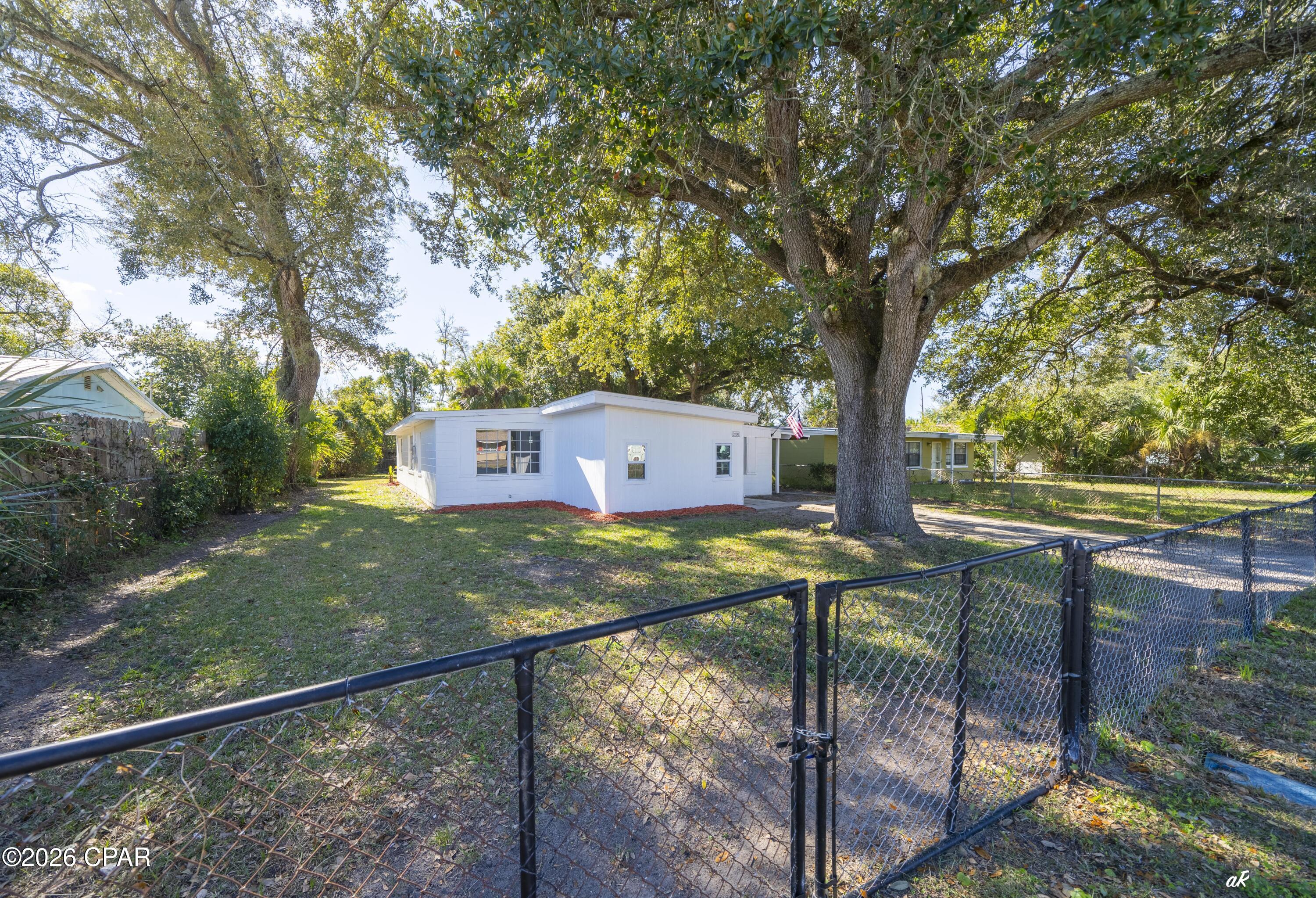 Image 28 For 3730 E 8th Court