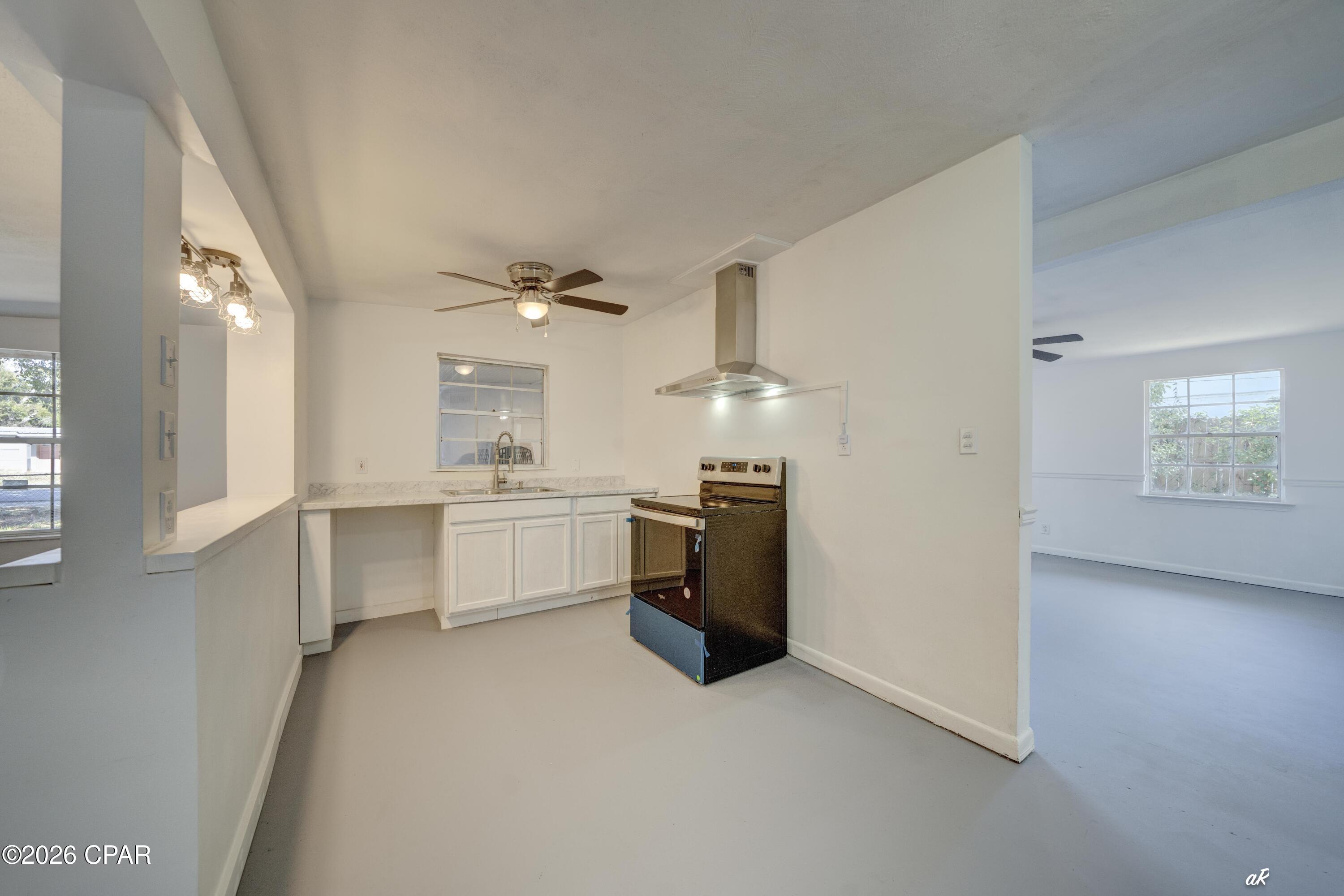 Image 8 For 3730 E 8th Court