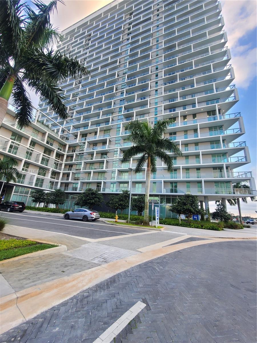 Metropica North Tower One