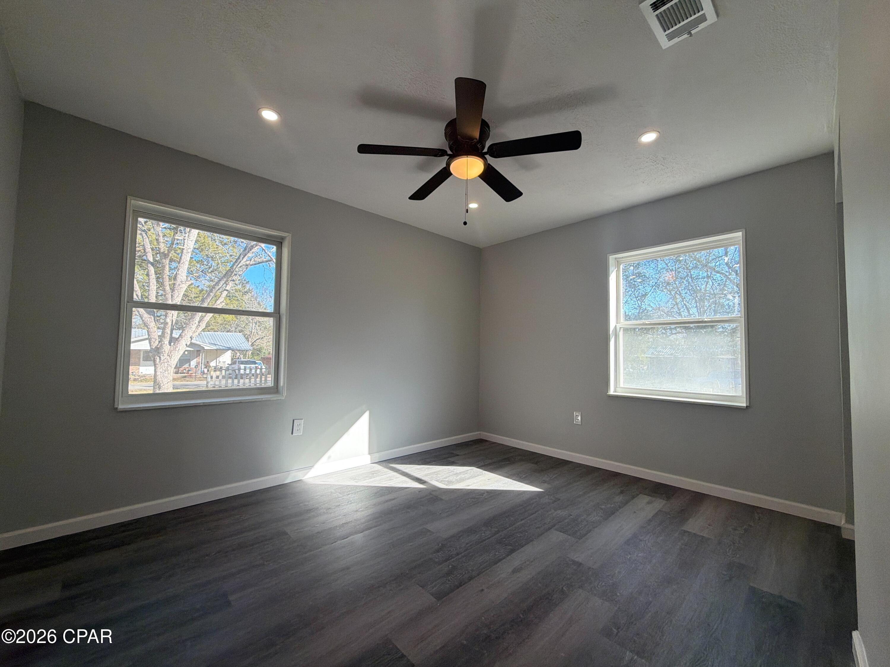 Image 10 For 711 Cotton Street