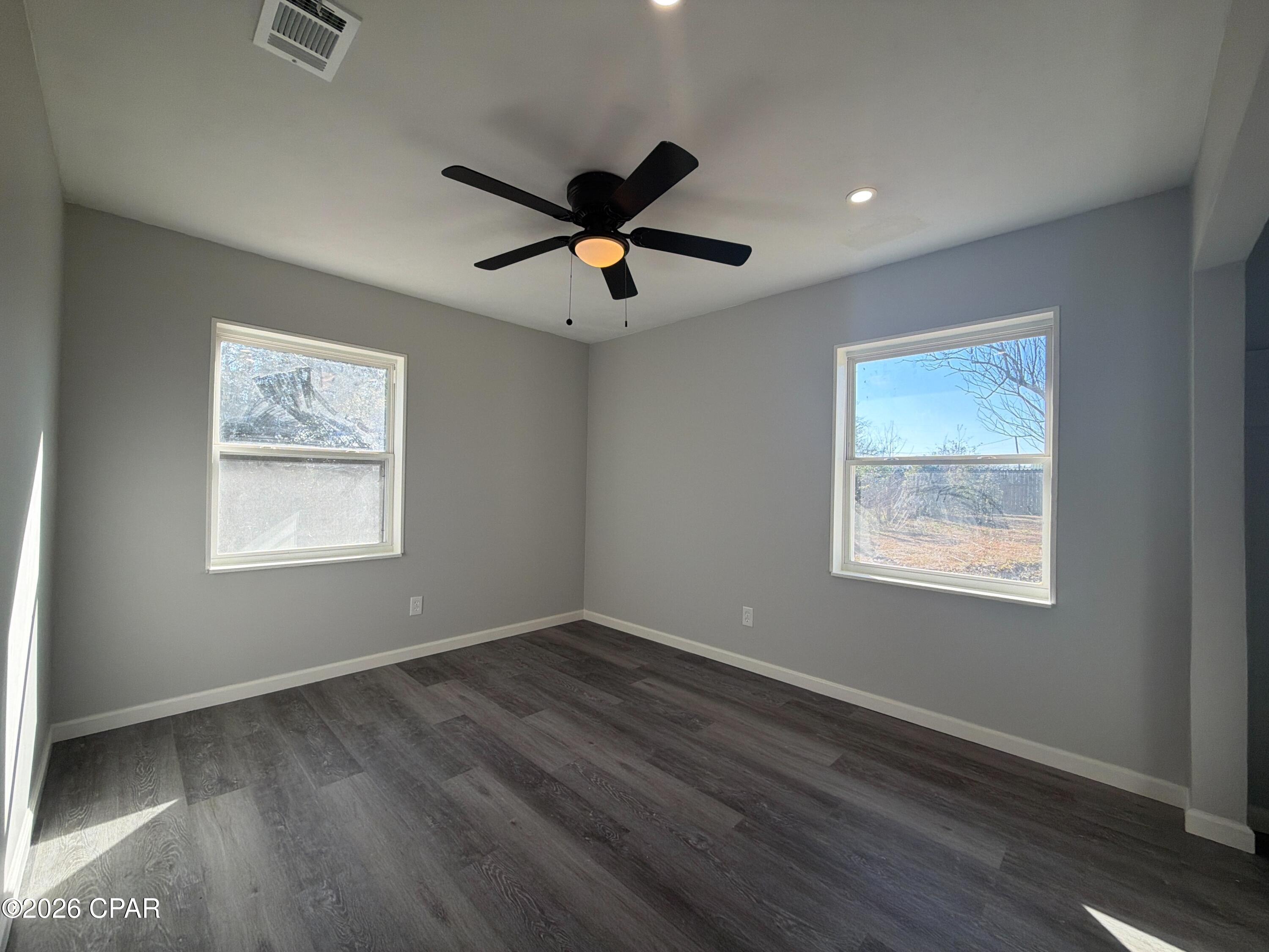 Image 14 For 711 Cotton Street