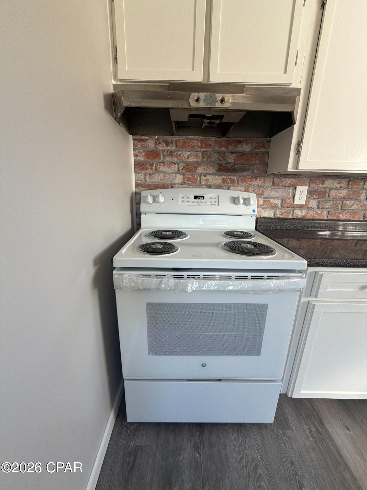 Image 6 For 711 Cotton Street