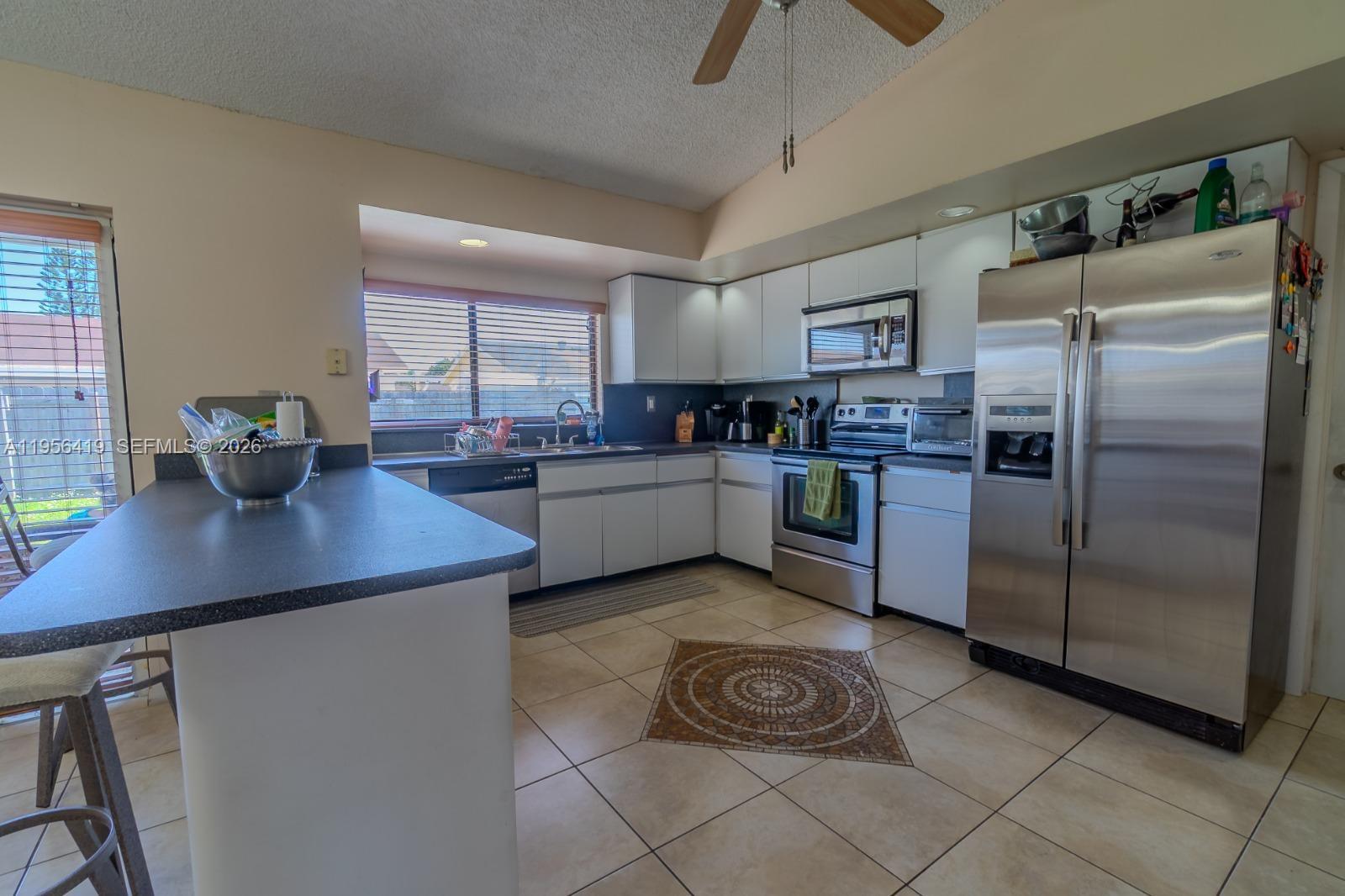 Country Lake Manors Sec 2