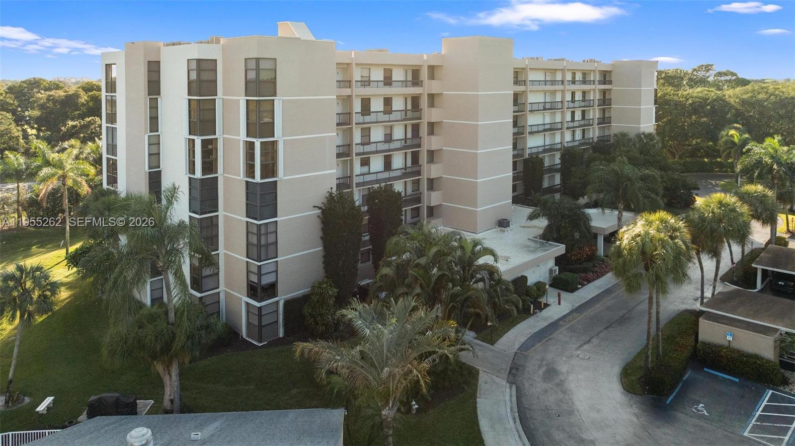 Club Royale Condo