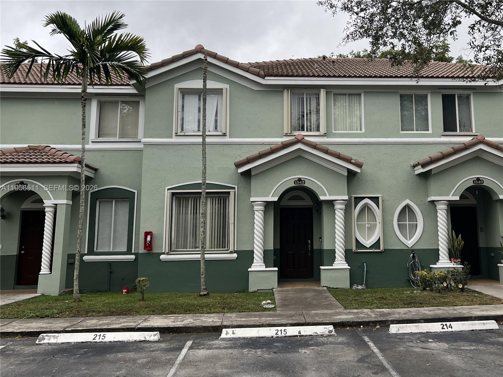 Shoma Townhomes At Keys Co