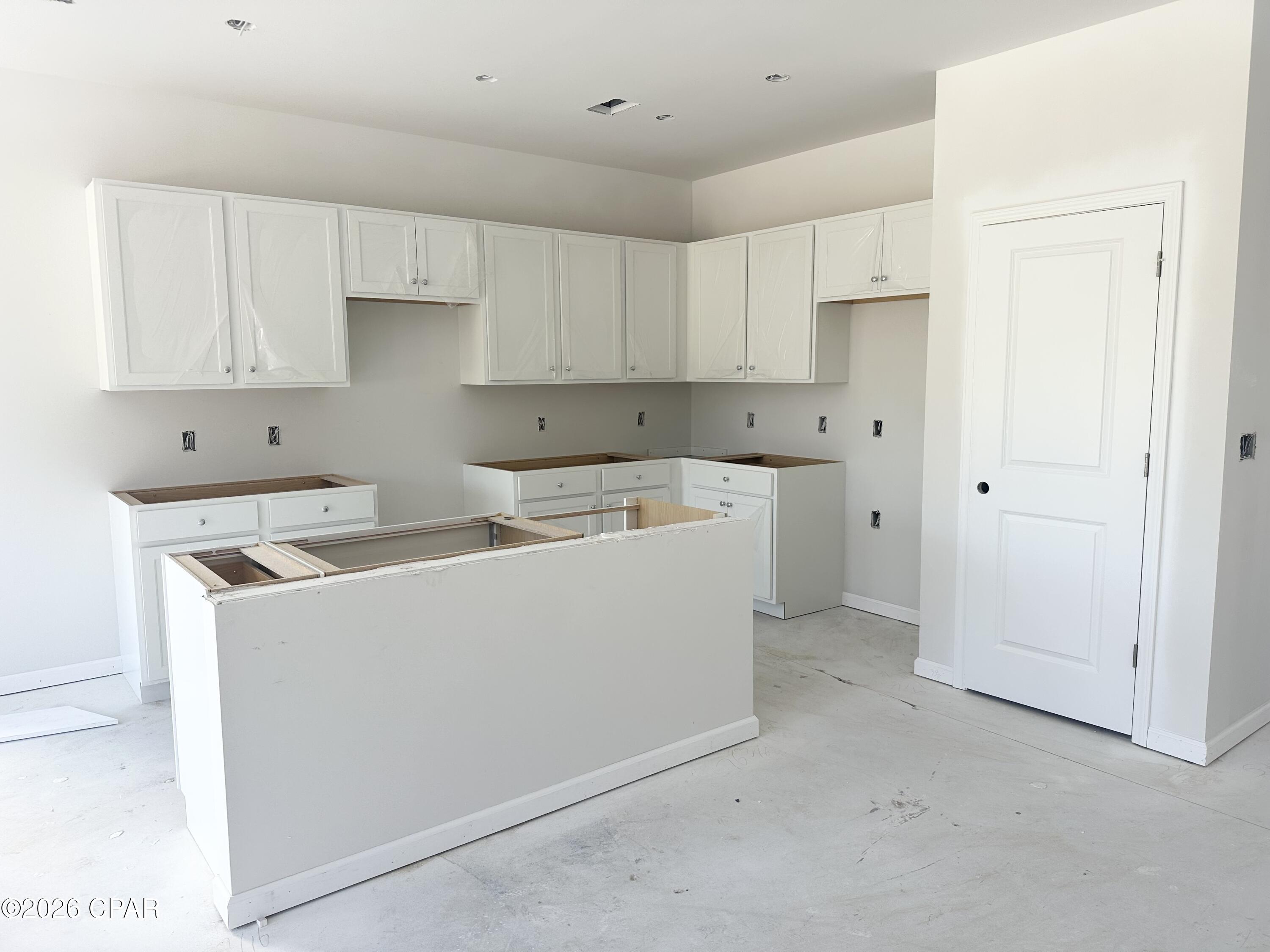 Listing photo id 4 for 7645 Lumen Lane 12