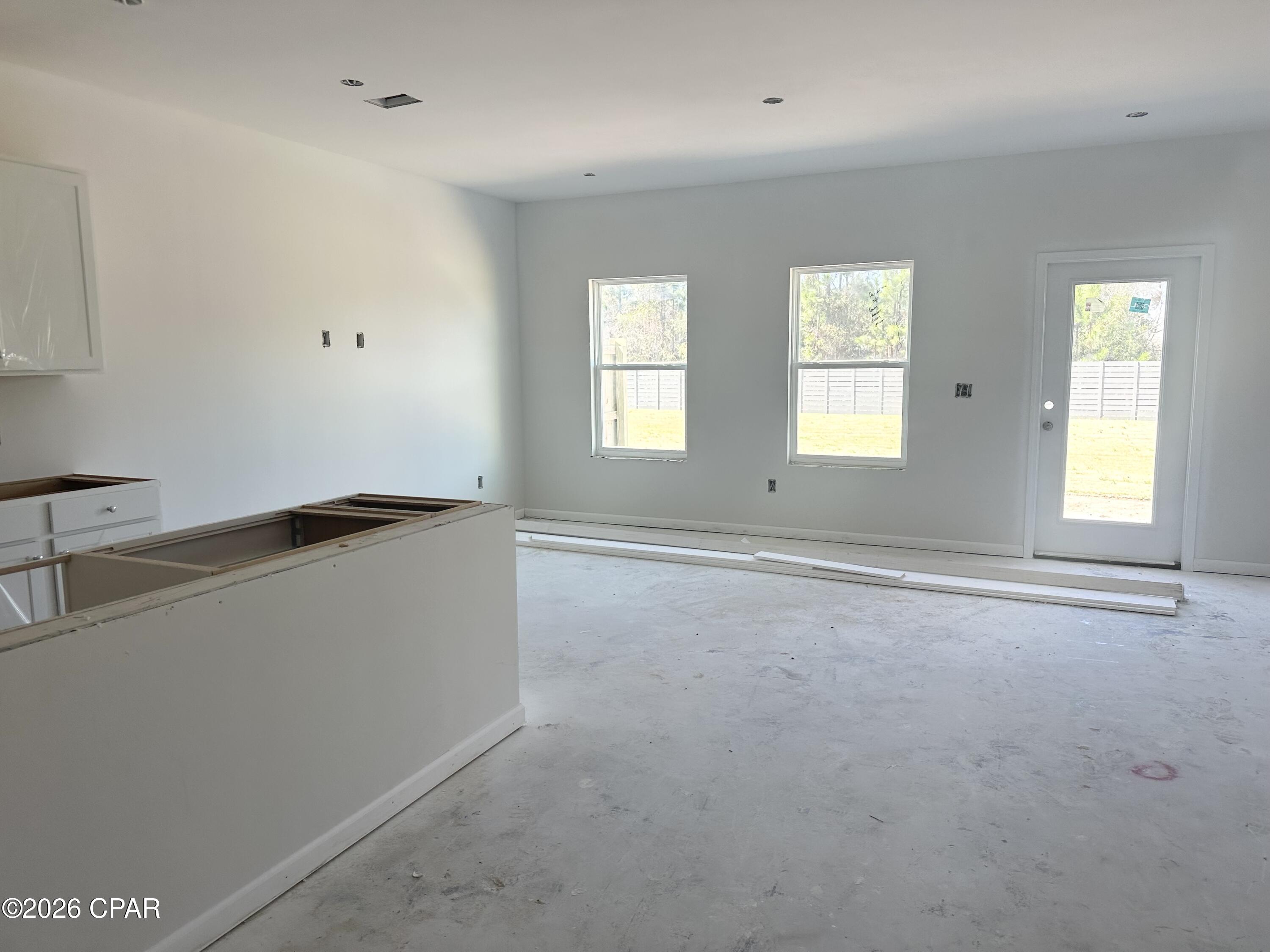 Listing photo id 3 for 7649 Lumen Lane 10