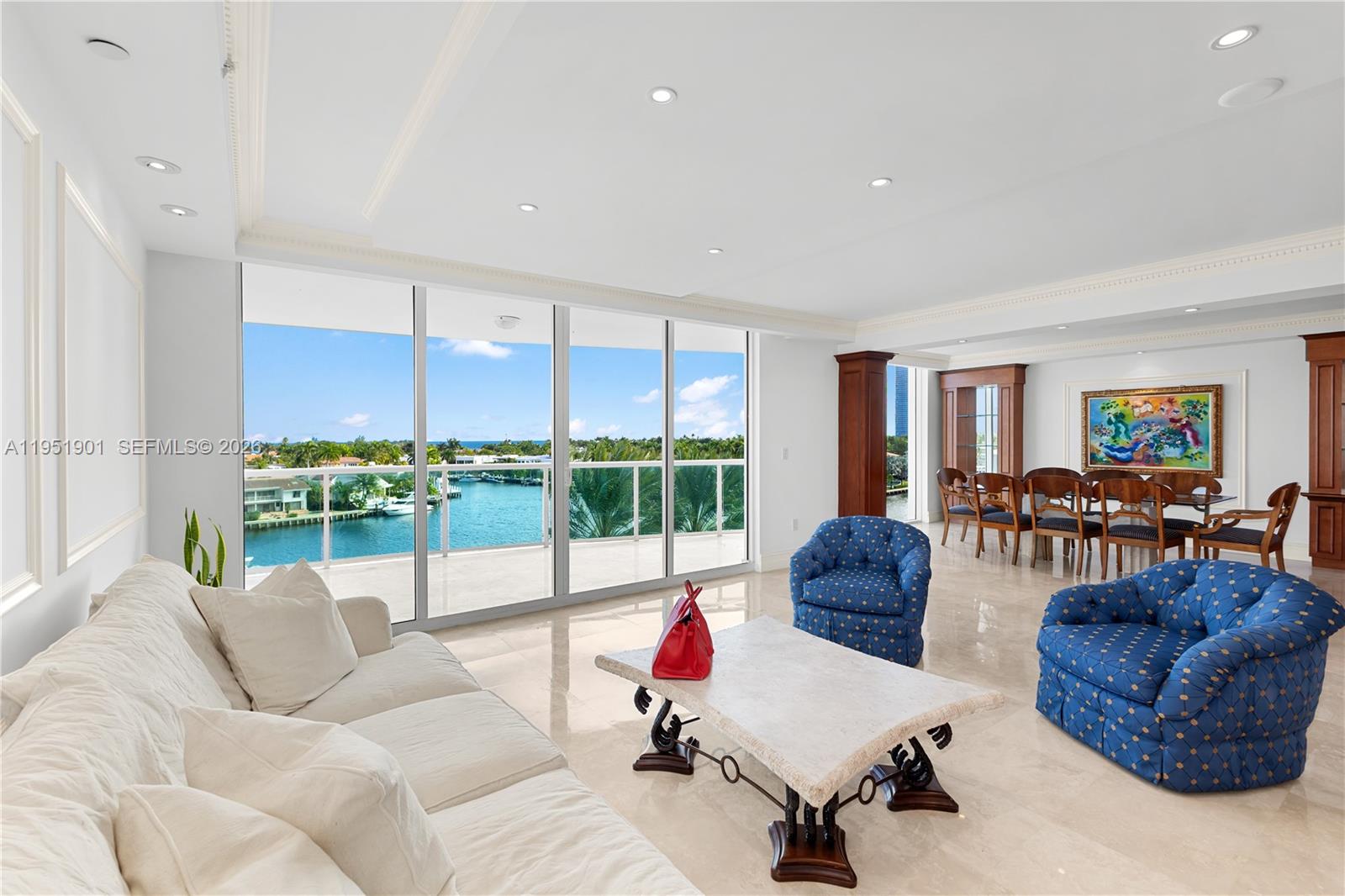 Condo for Sale in Aventura, FL