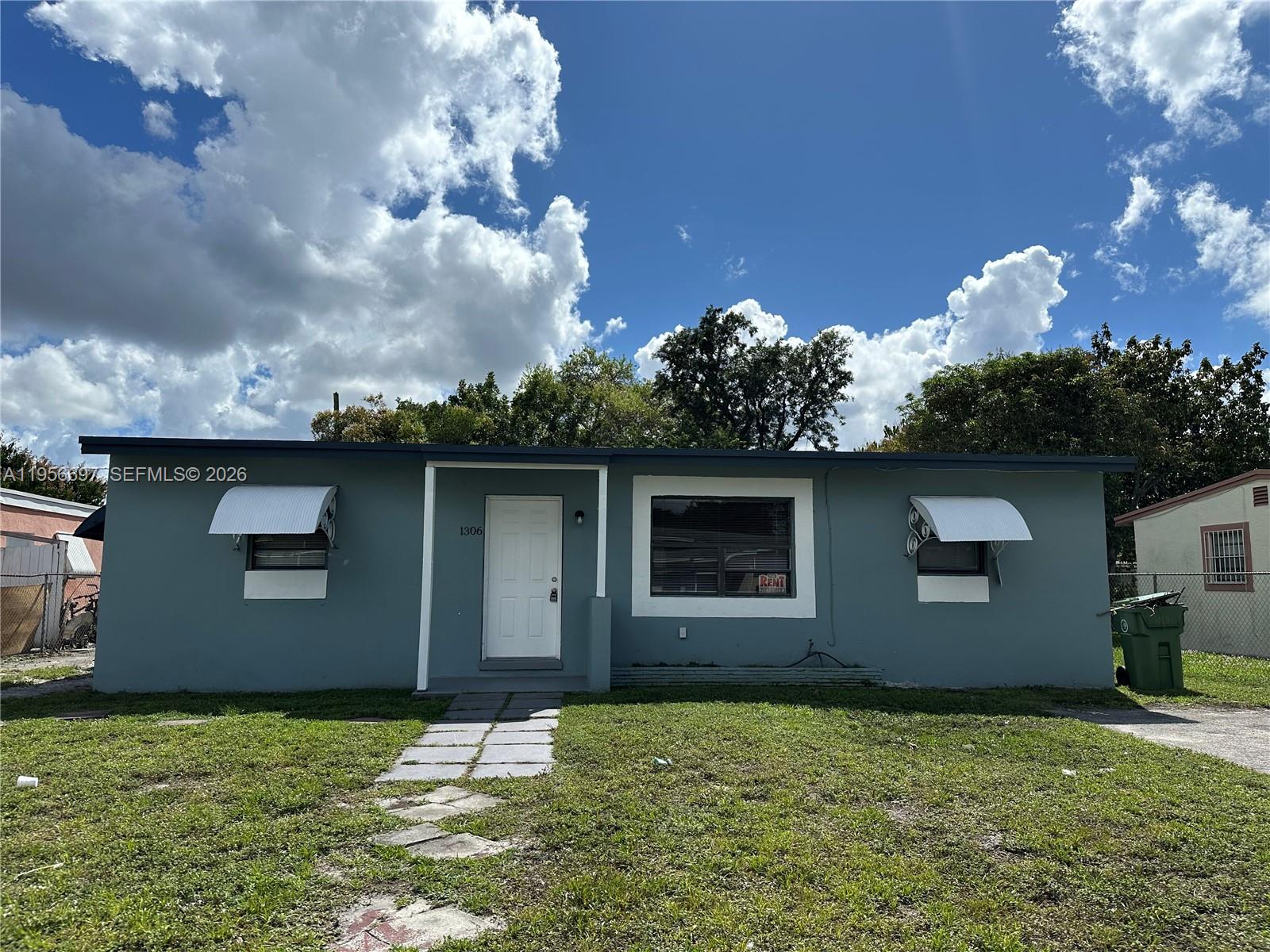 Lauderdale Manors Add