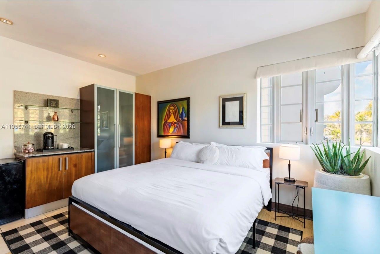 The Strand On Ocean Drive