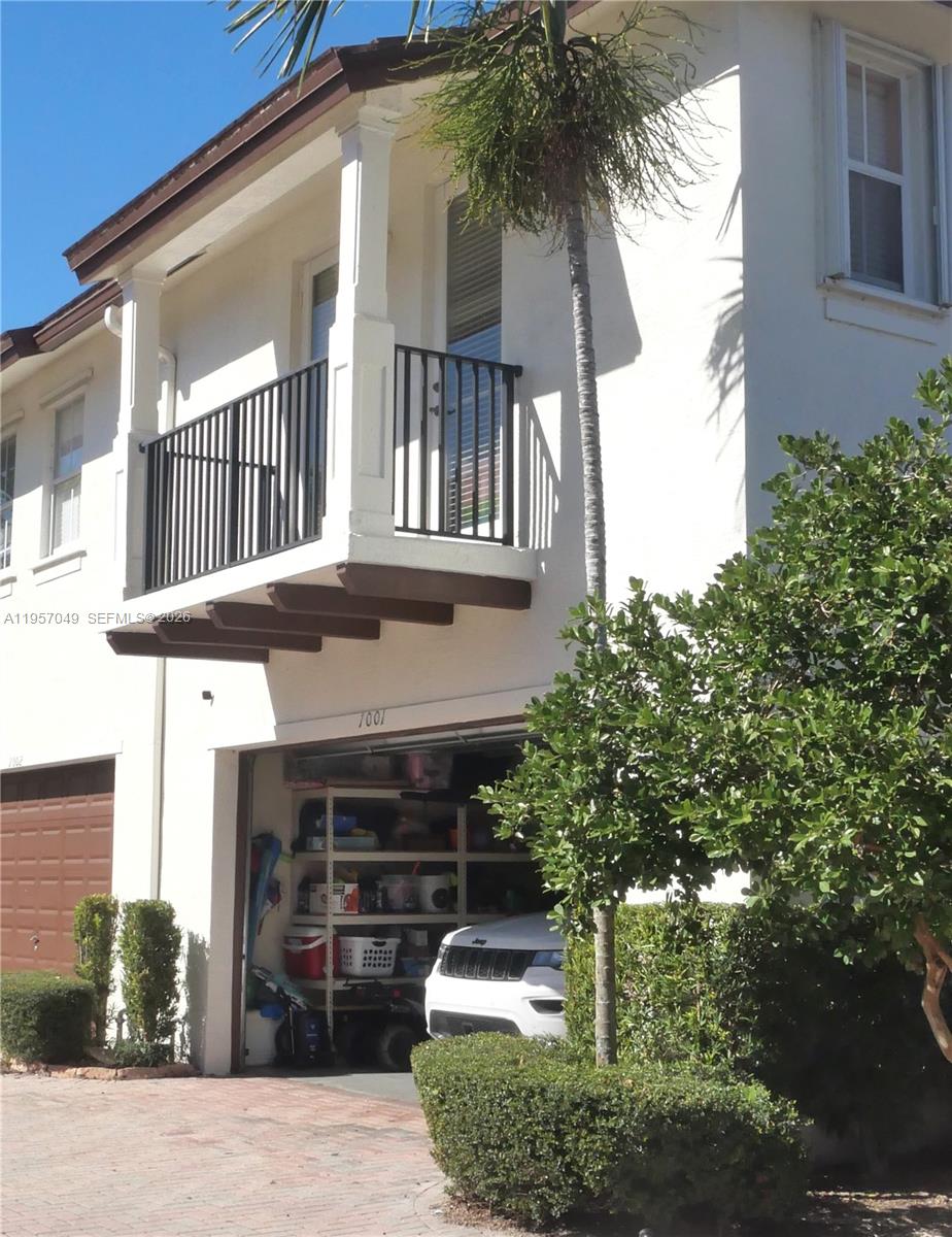 Paloma Lakes Condominium