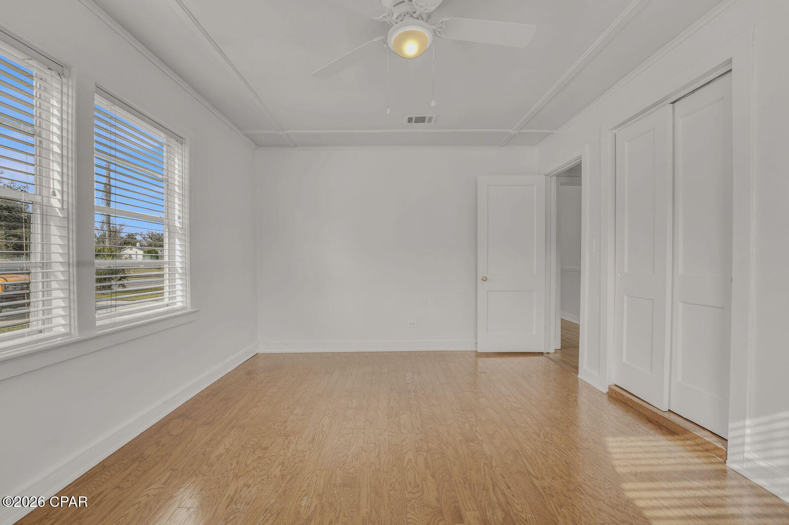 Image 13 For 210 Cove Boulevard