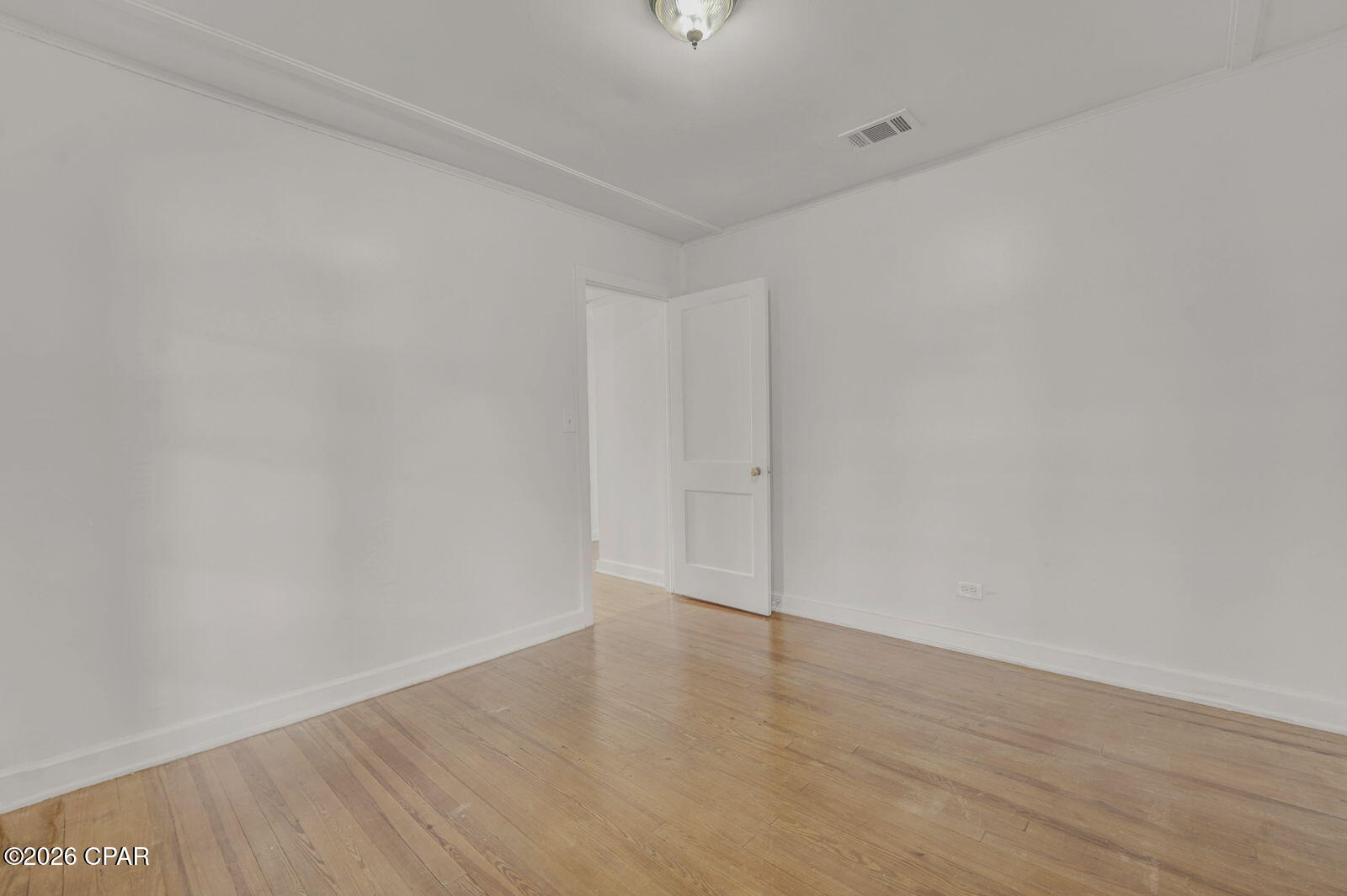 Image 22 For 210 Cove Boulevard