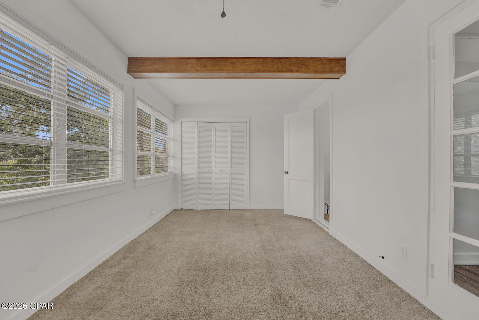 Image 27 For 210 Cove Boulevard