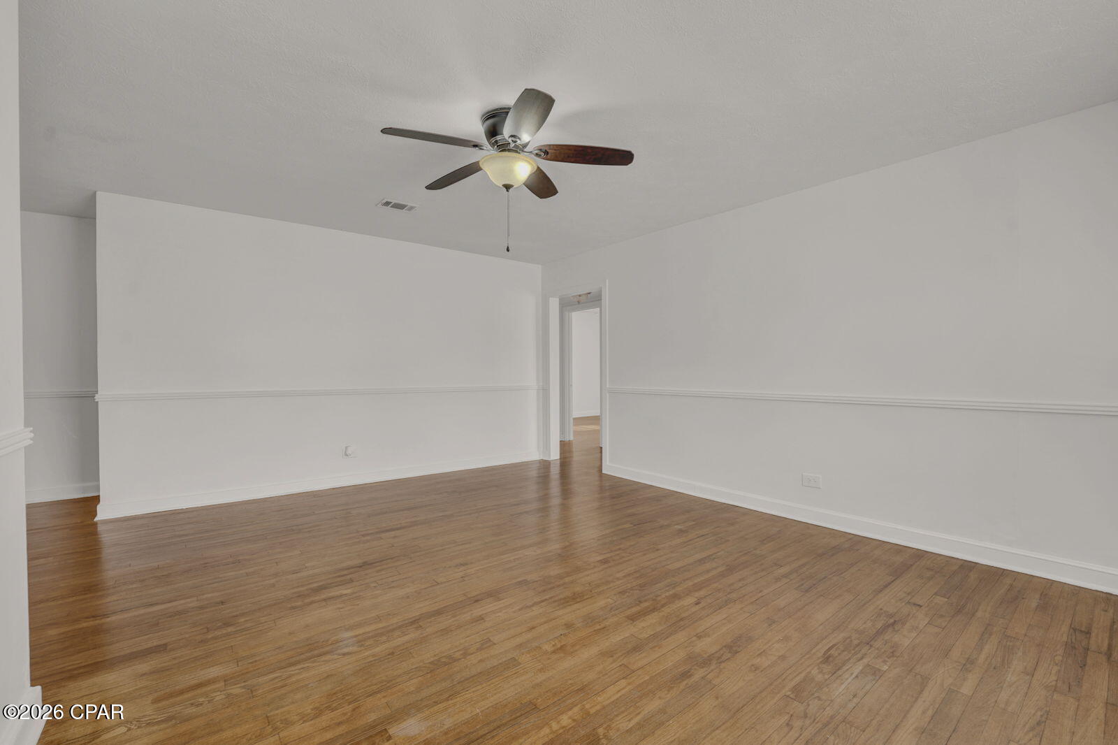 Image 5 For 210 Cove Boulevard