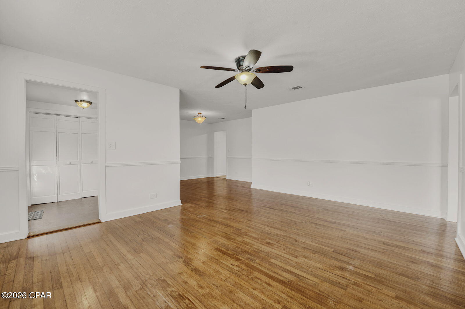 Image 6 For 210 Cove Boulevard