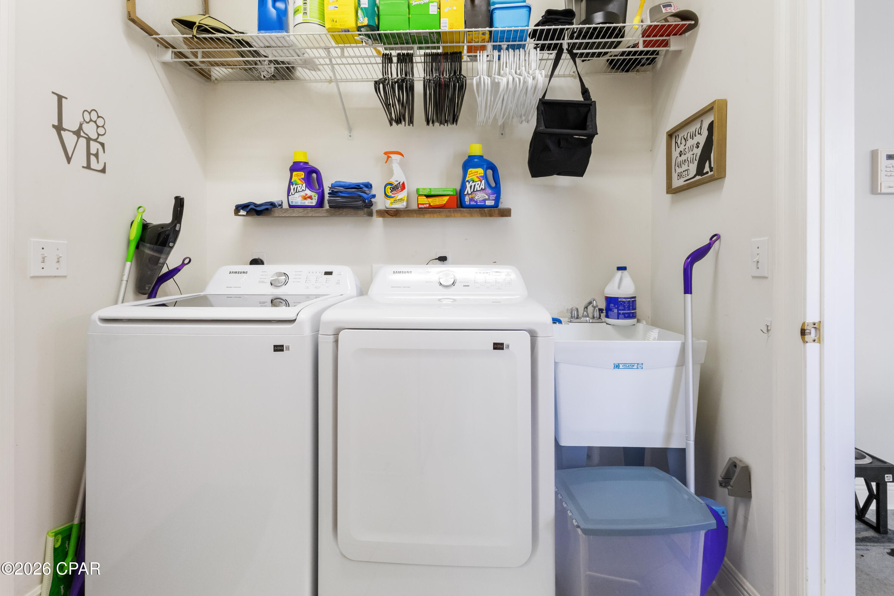 Listing photo id 21 for 3419 Country Club Court