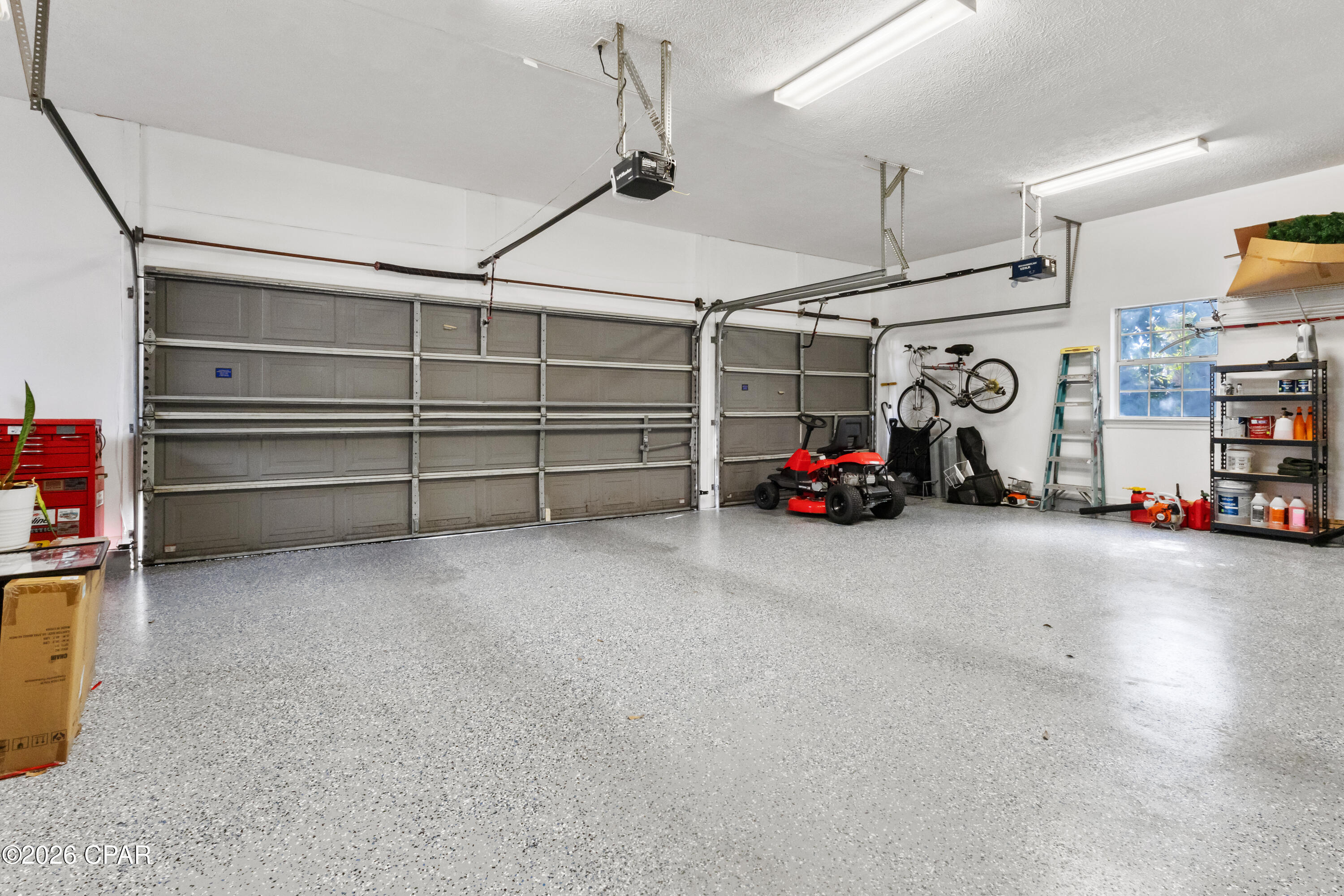 Listing photo id 22 for 3419 Country Club Court