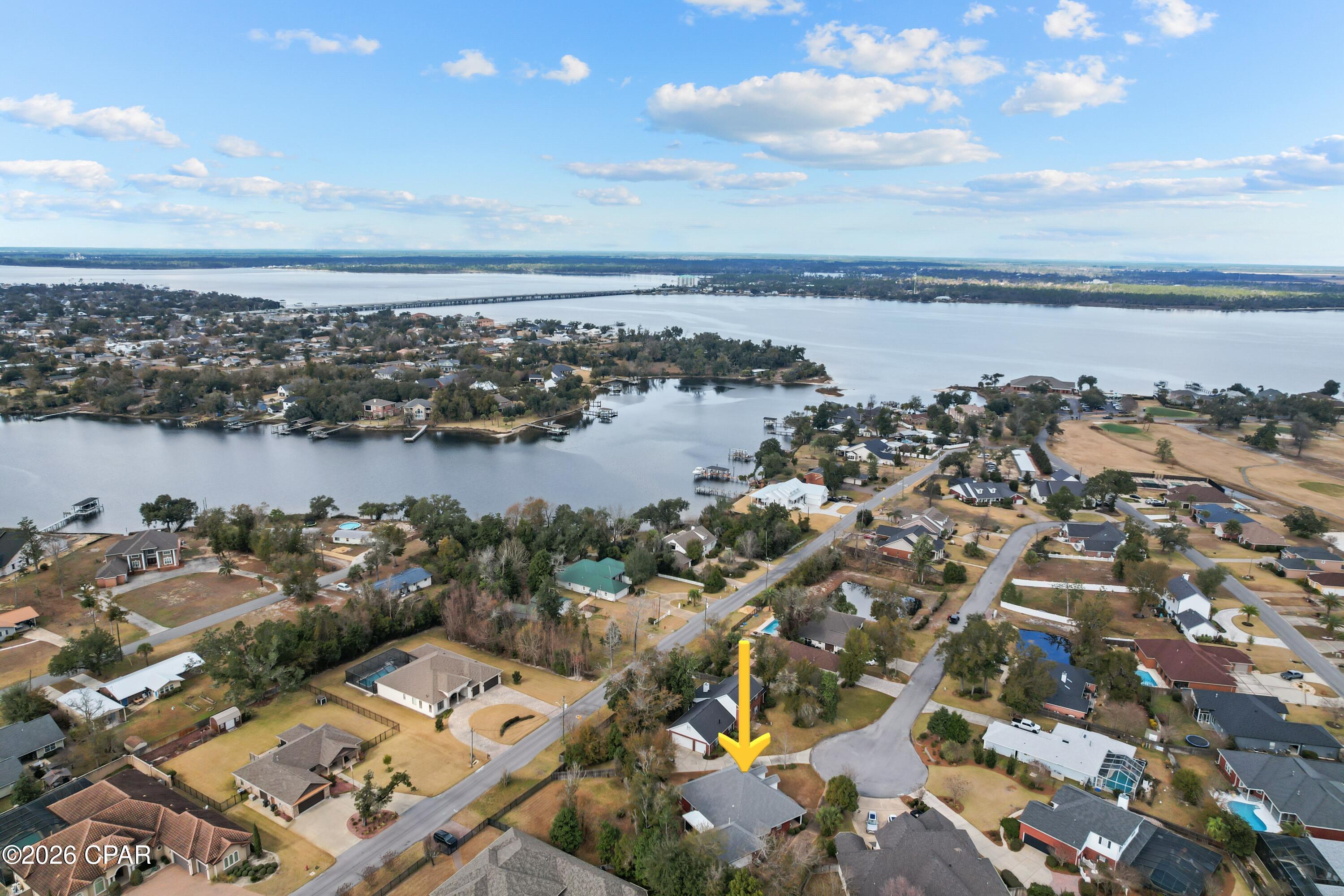 Listing photo id 29 for 3419 Country Club Court