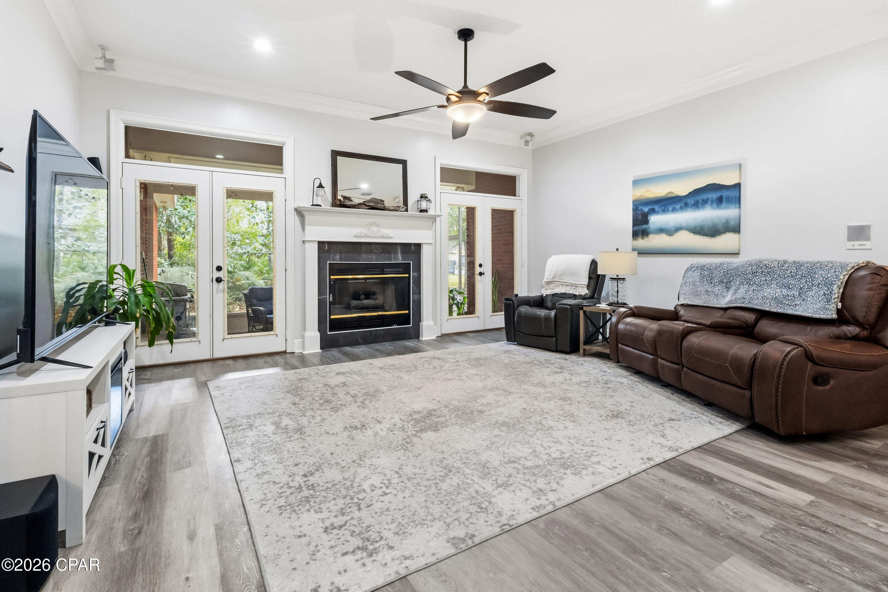 Listing photo id 8 for 3419 Country Club Court