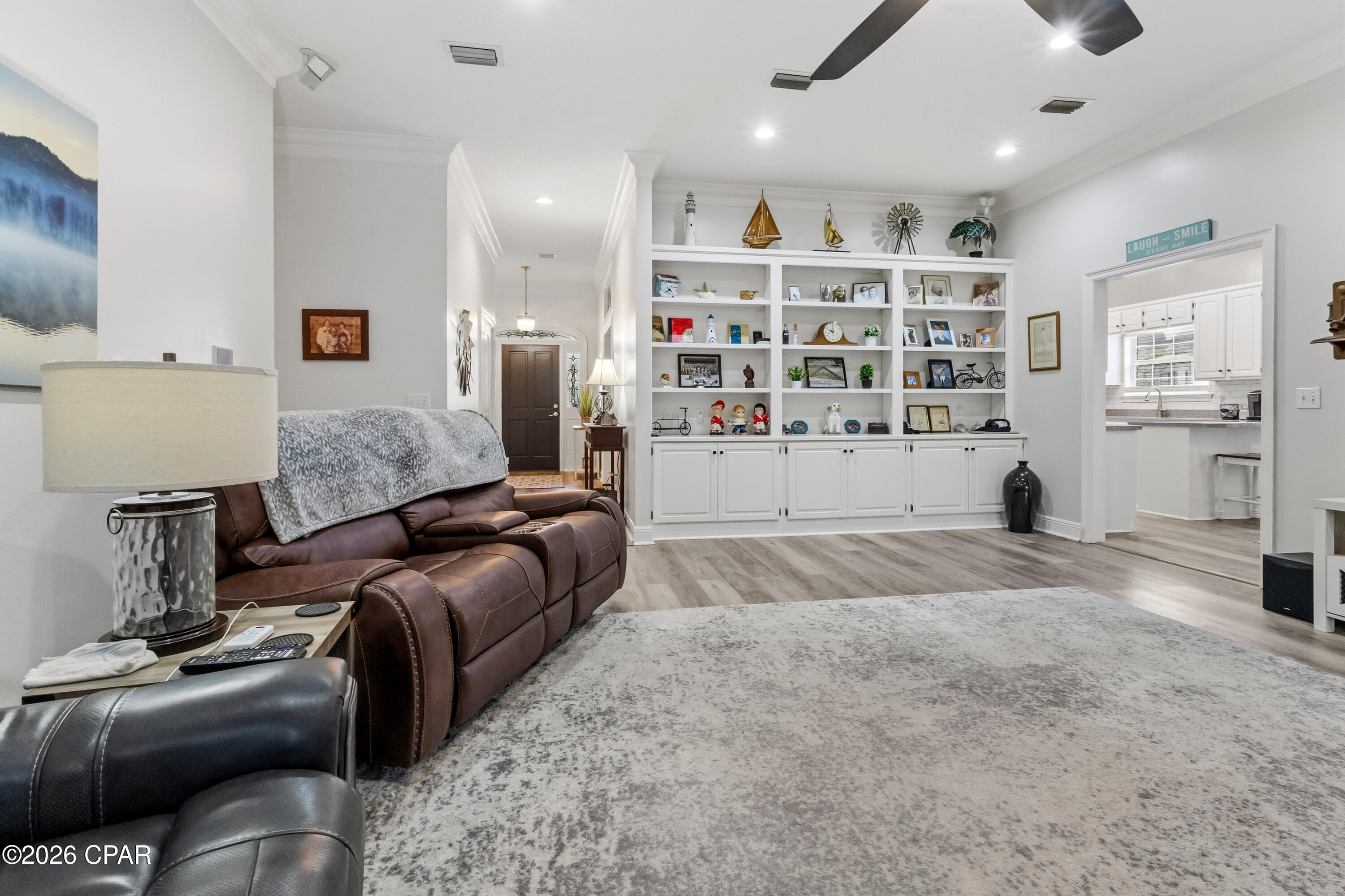 Listing photo id 9 for 3419 Country Club Court