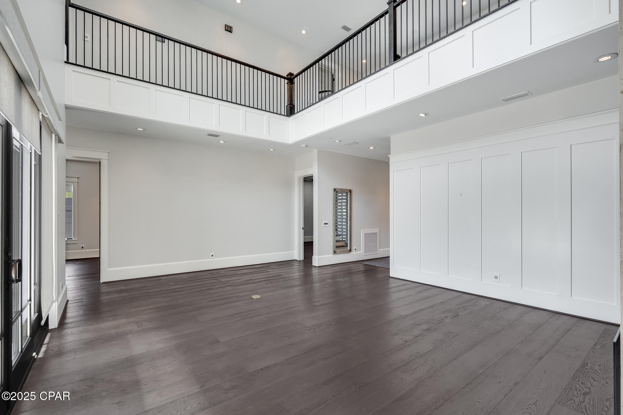 Listing photo id 13 for 158 Lake Merial Boulevard