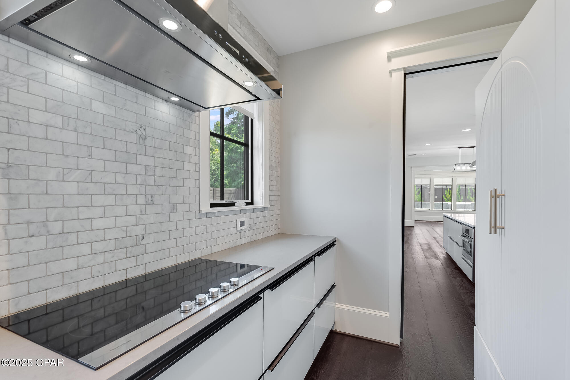 Listing photo id 23 for 158 Lake Merial Boulevard