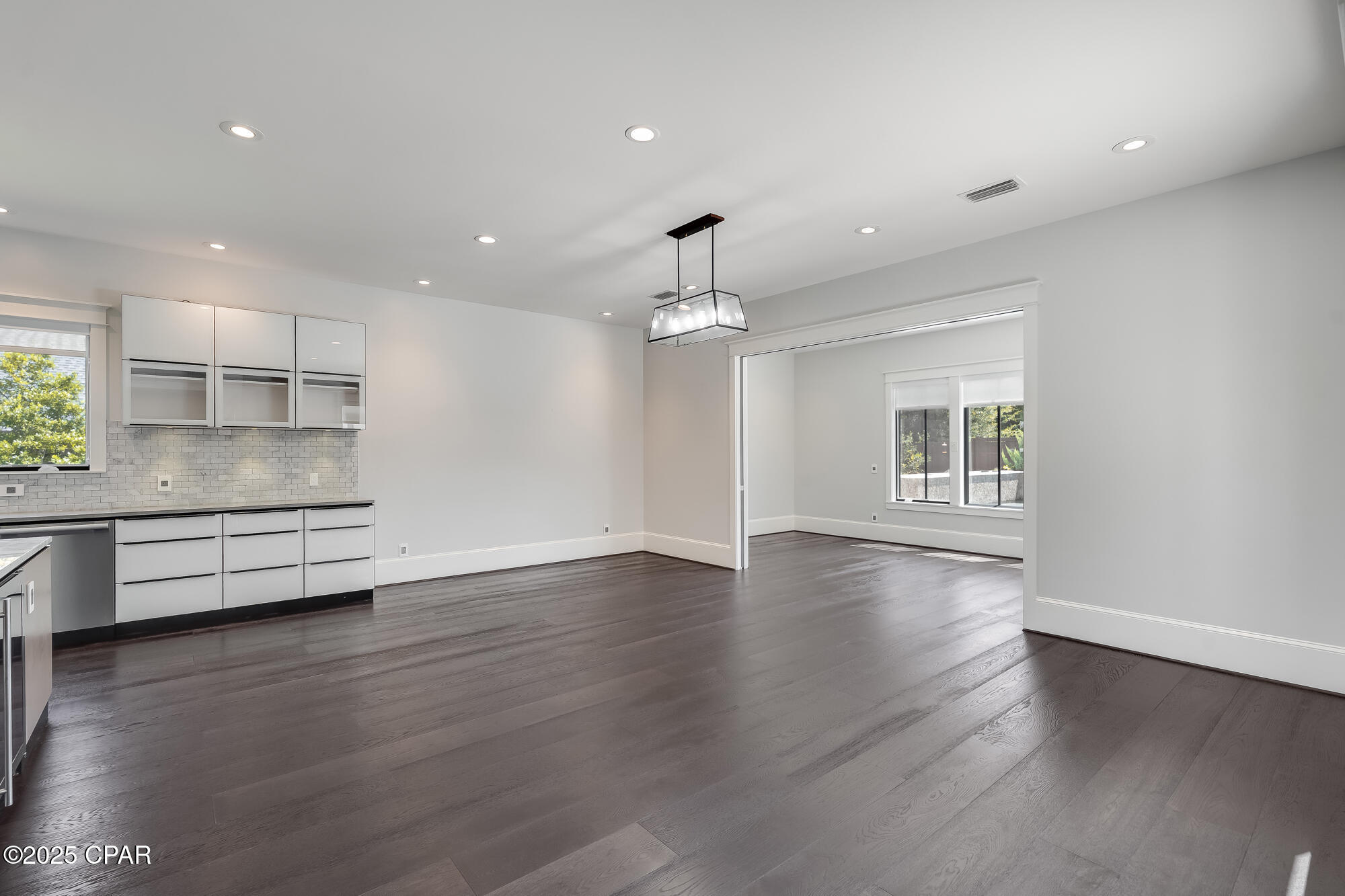 Listing photo id 27 for 158 Lake Merial Boulevard