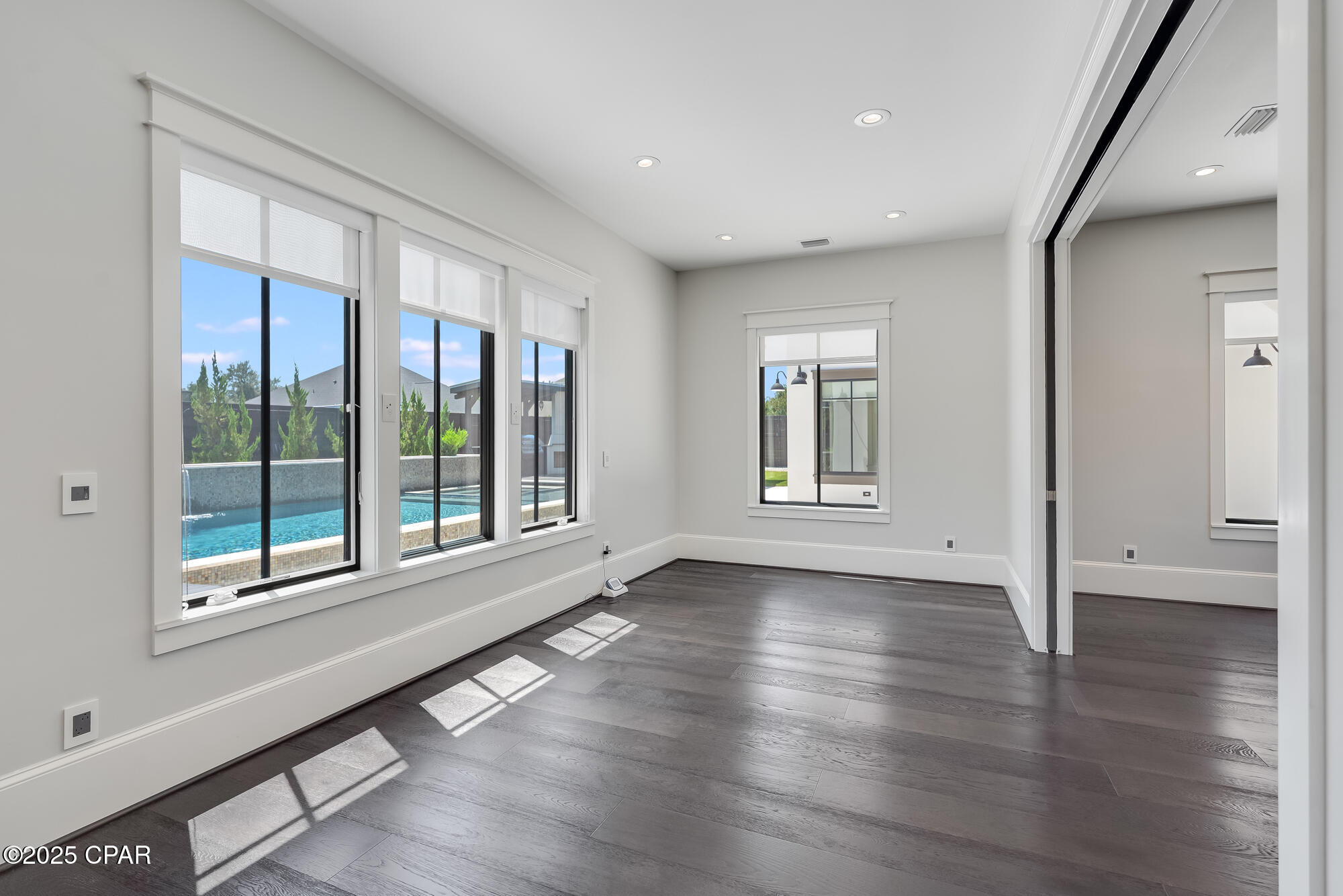 Listing photo id 32 for 158 Lake Merial Boulevard