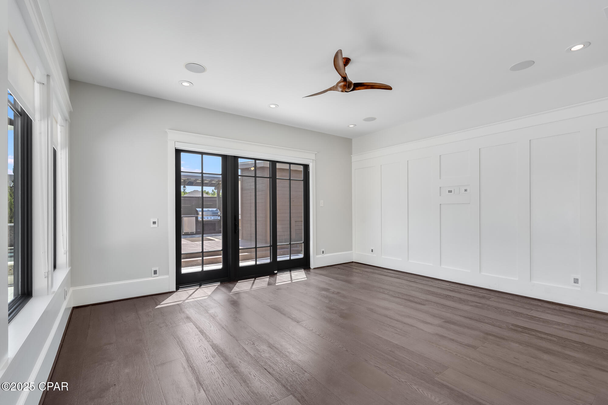 Listing photo id 34 for 158 Lake Merial Boulevard