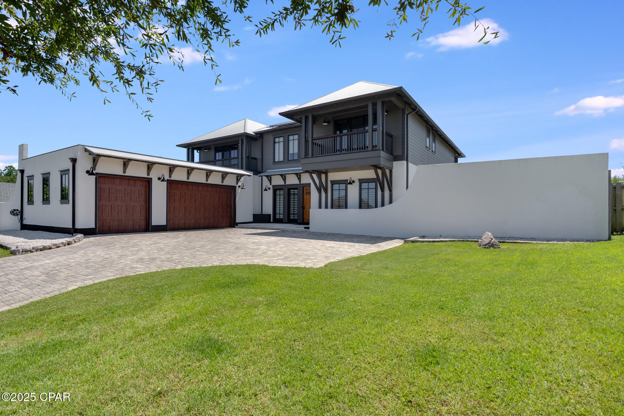 Listing photo id 4 for 158 Lake Merial Boulevard