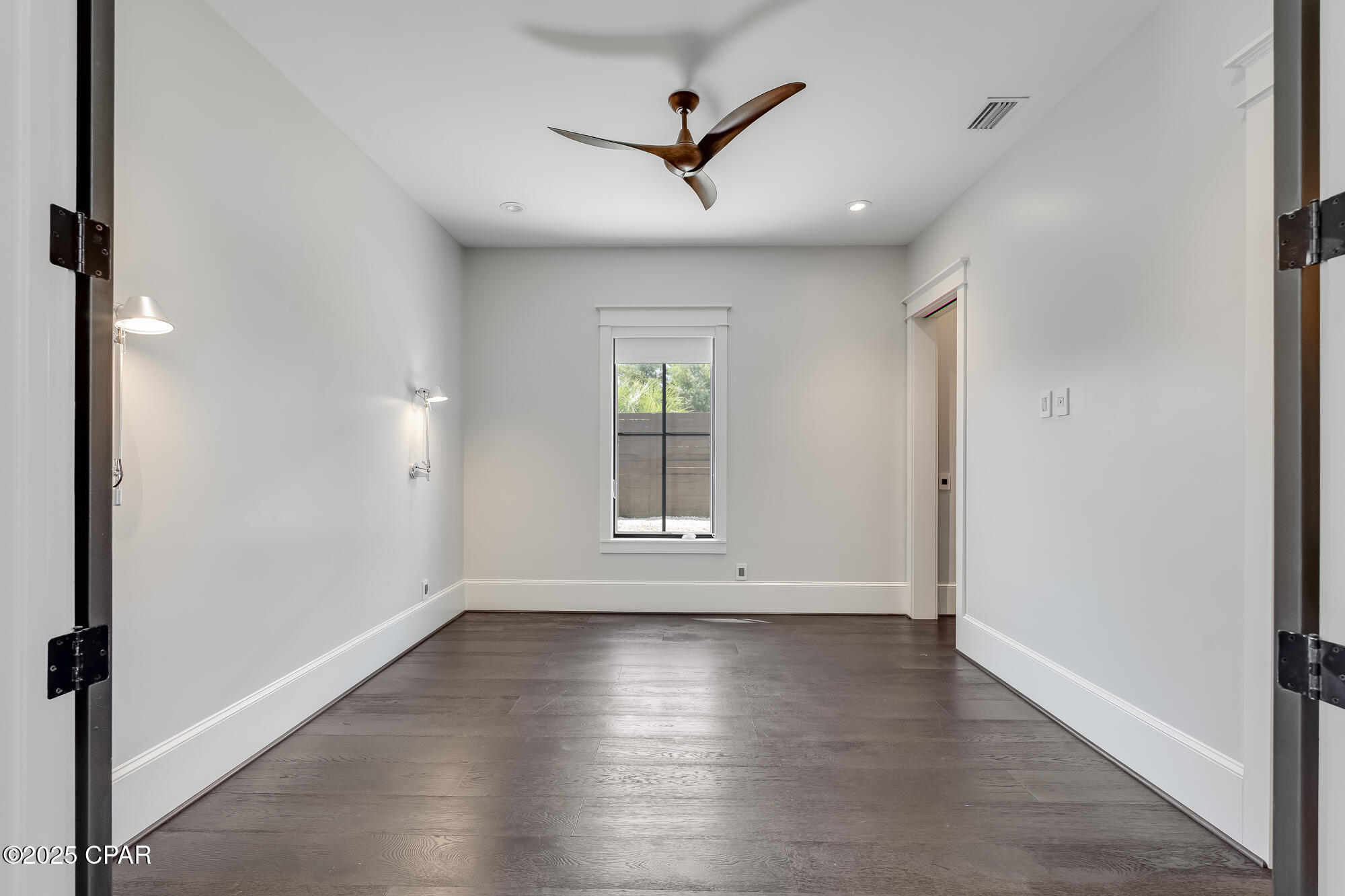 Listing photo id 44 for 158 Lake Merial Boulevard