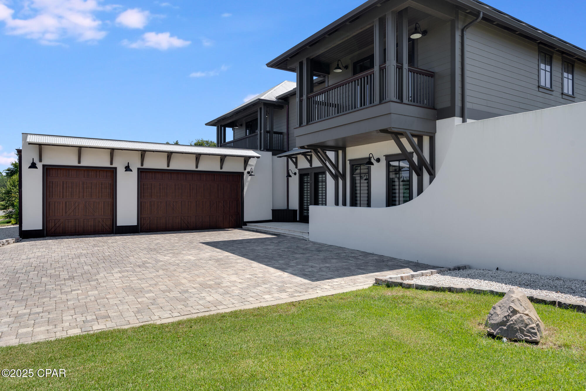 Listing photo id 5 for 158 Lake Merial Boulevard