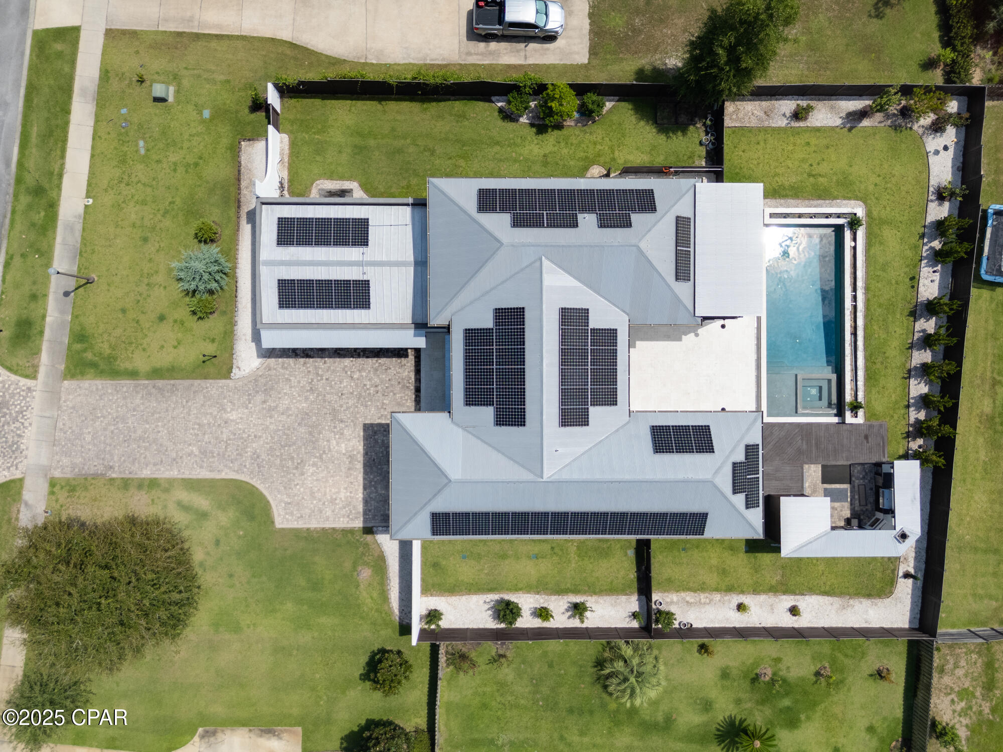 Listing photo id 78 for 158 Lake Merial Boulevard