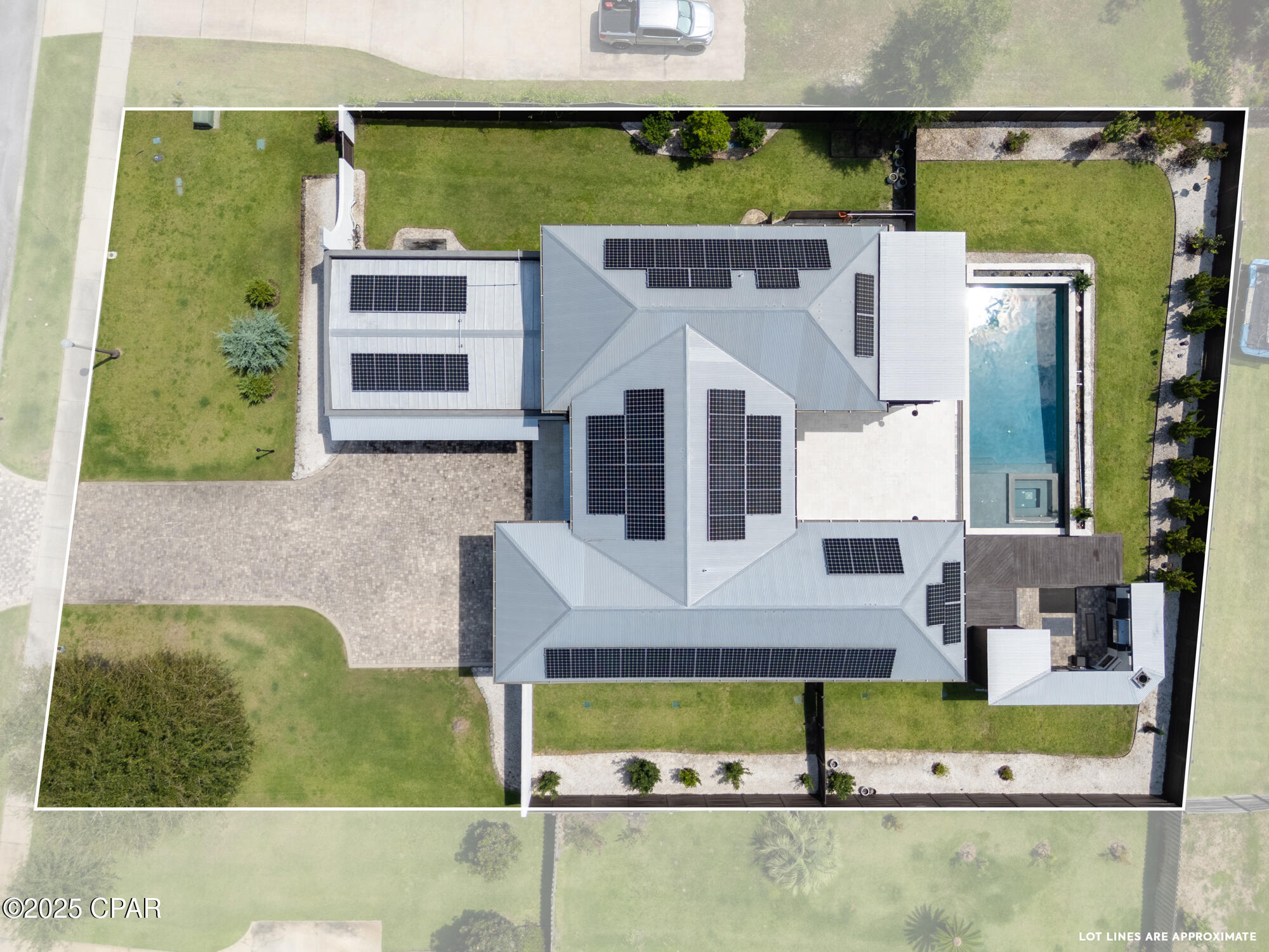 Listing photo id 79 for 158 Lake Merial Boulevard