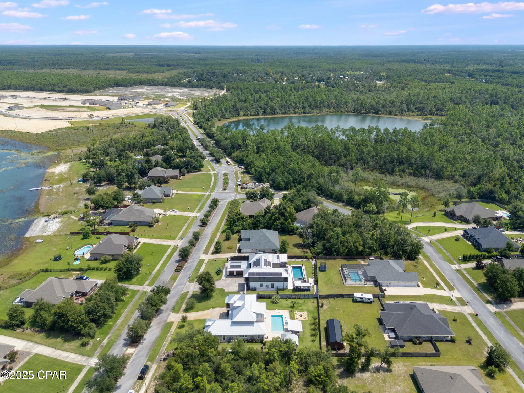 Listing photo id 82 for 158 Lake Merial Boulevard
