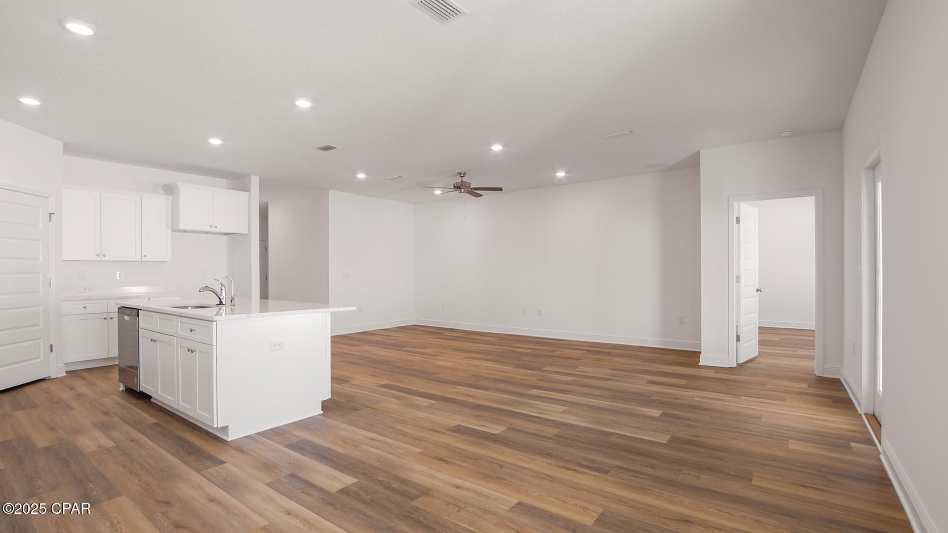 Image 10 For 410 Wolcott Way