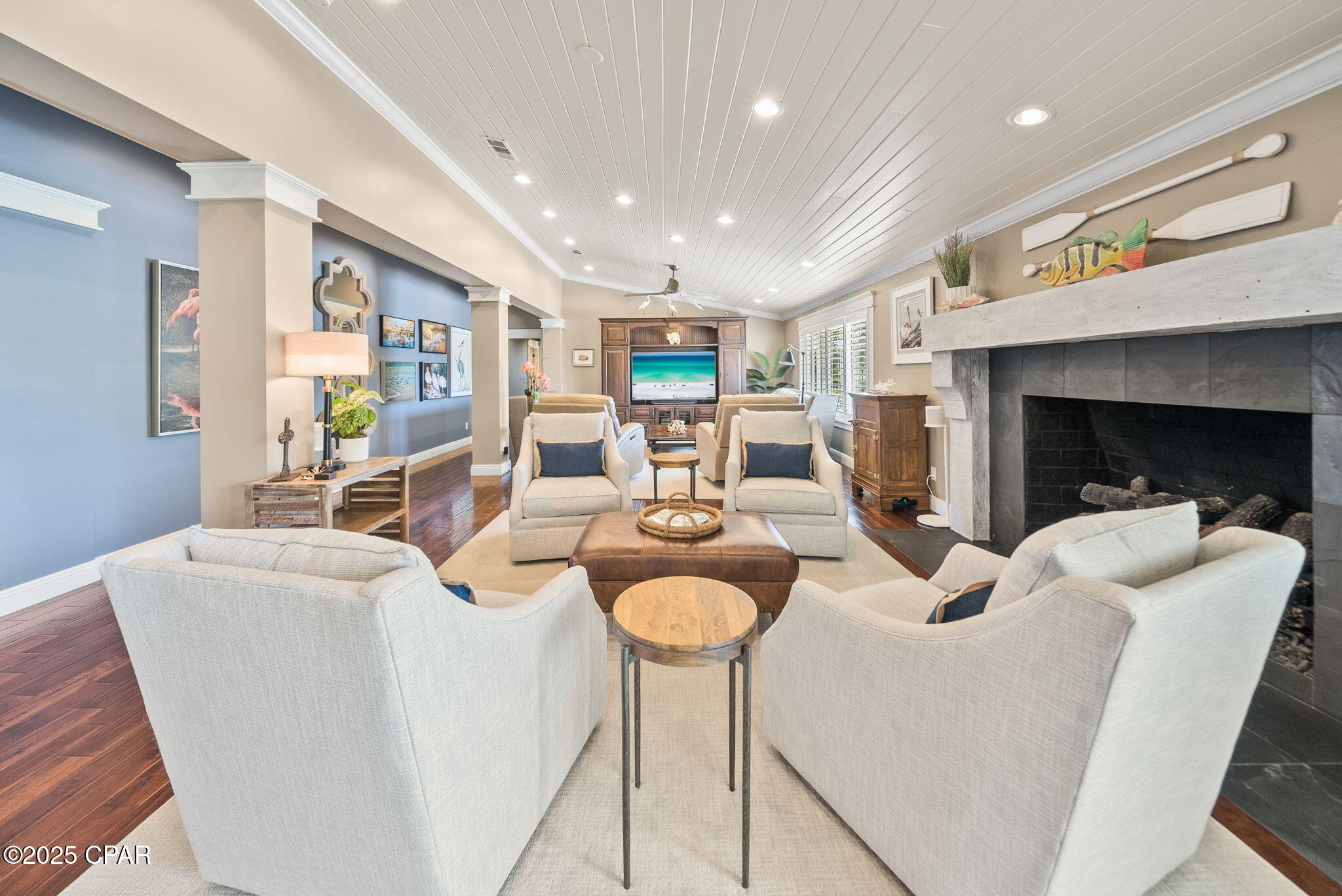 Listing photo id 18 for 3045 30th Court