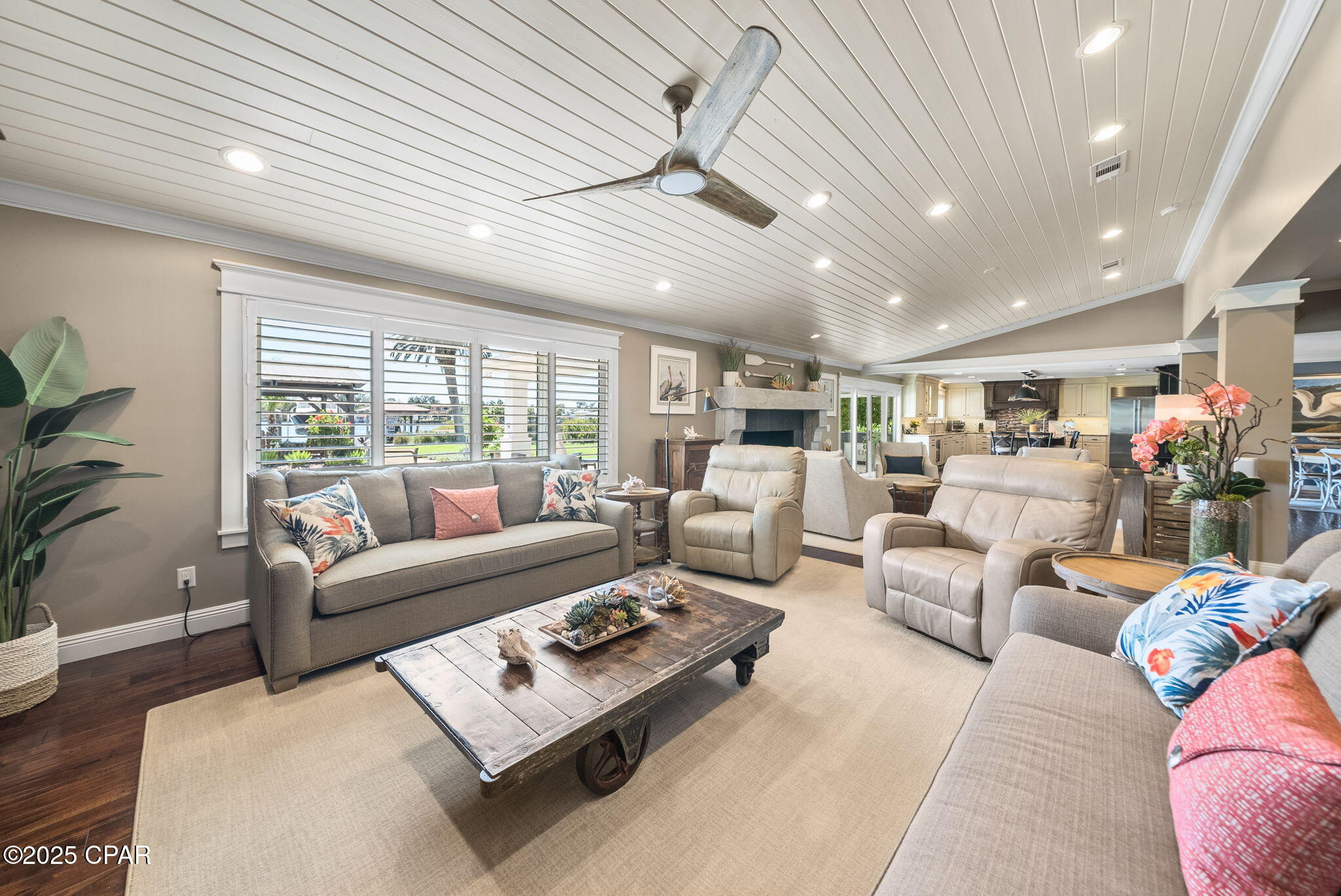 Listing photo id 23 for 3045 30th Court