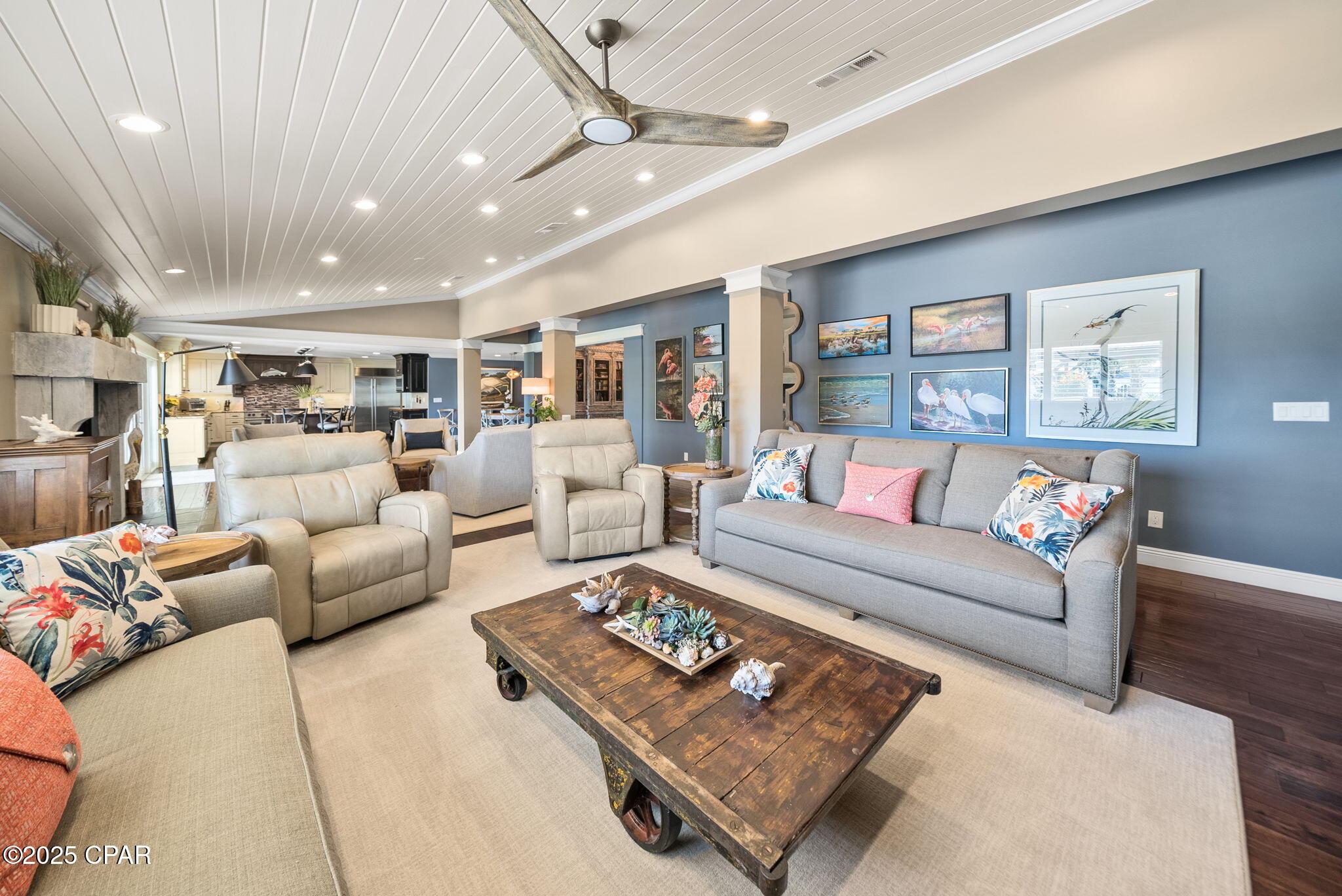 Listing photo id 24 for 3045 30th Court