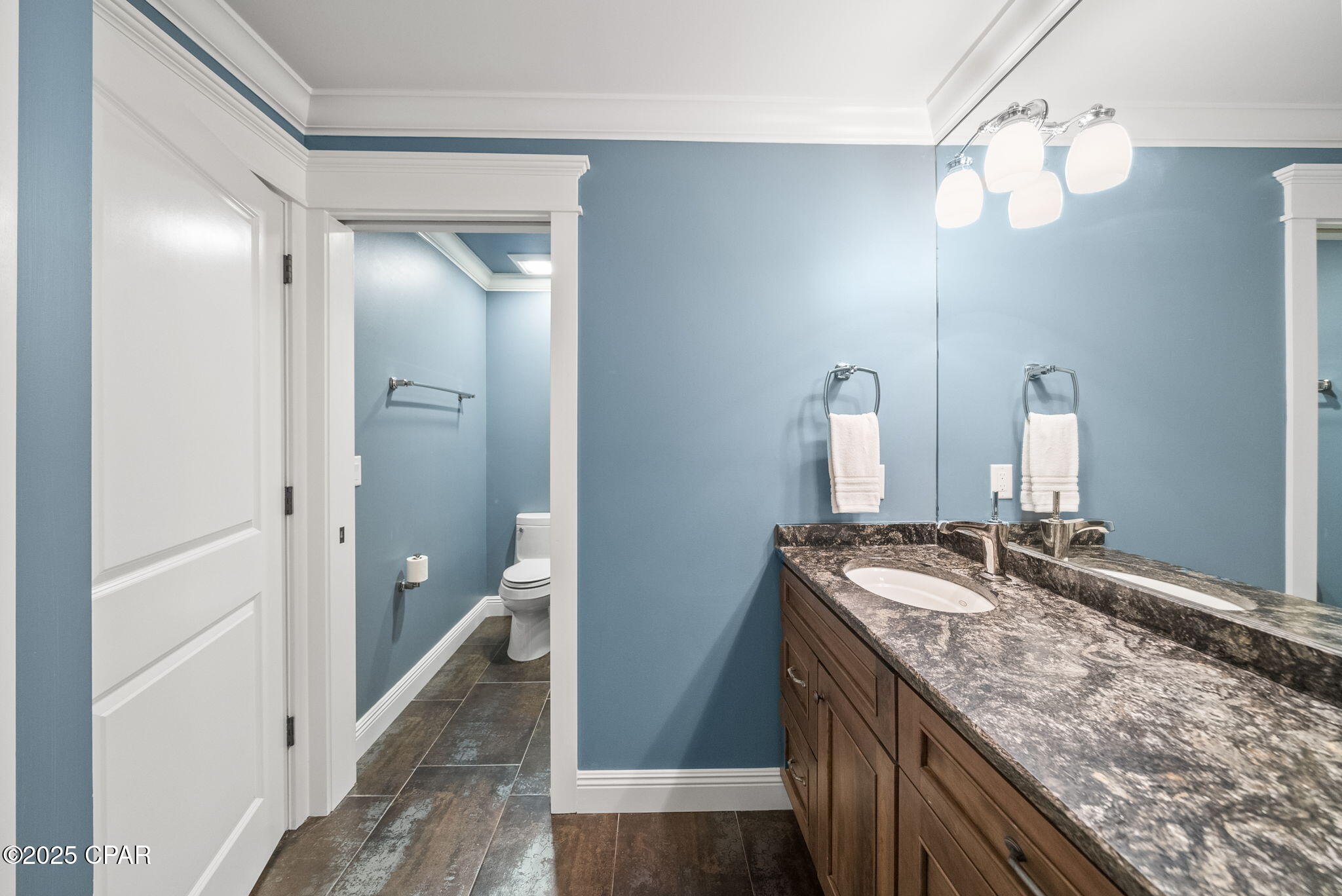 Listing photo id 41 for 3045 30th Court