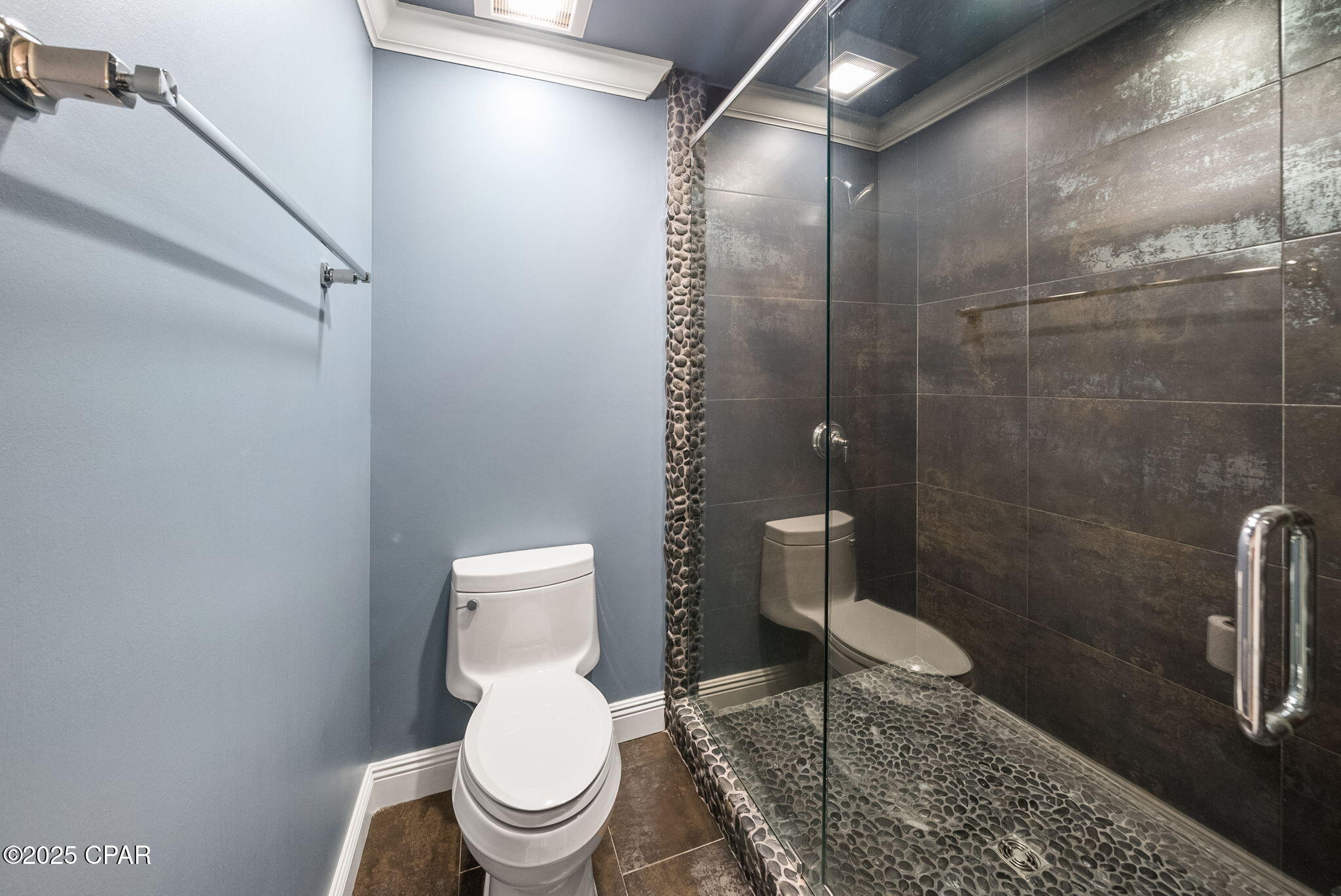 Listing photo id 42 for 3045 30th Court