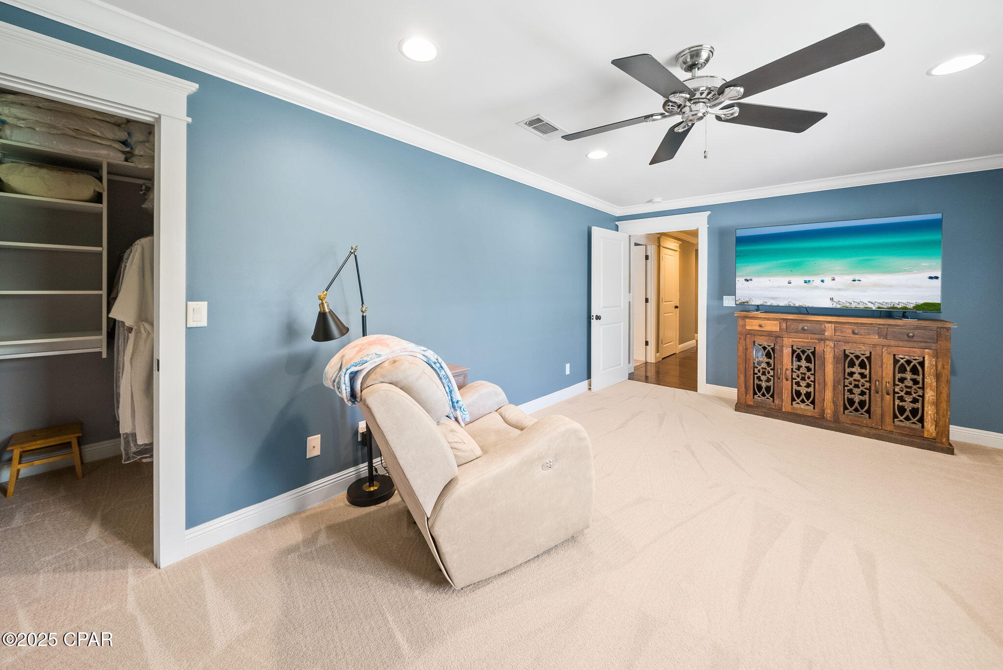 Listing photo id 44 for 3045 30th Court