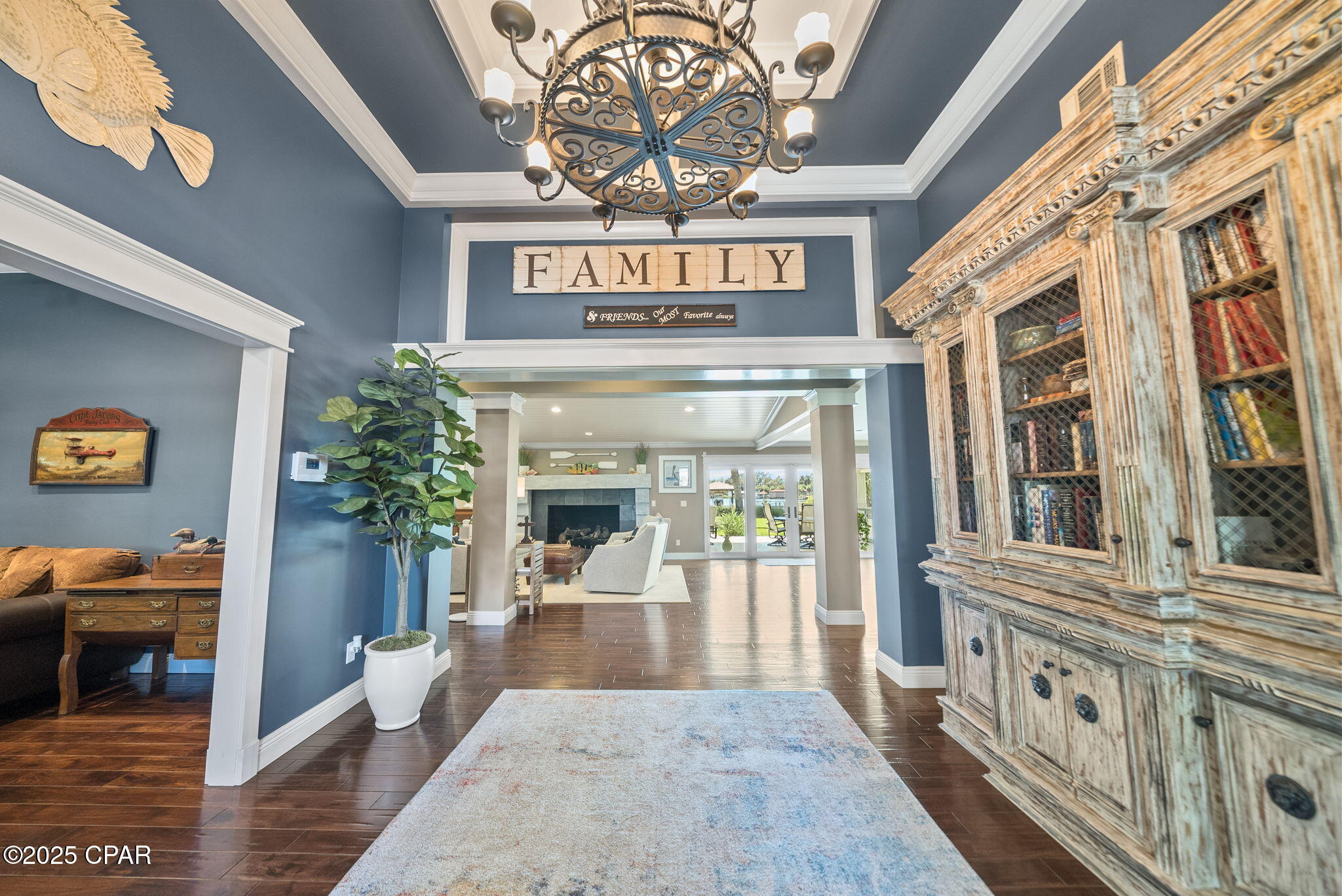 Listing photo id 5 for 3045 30th Court