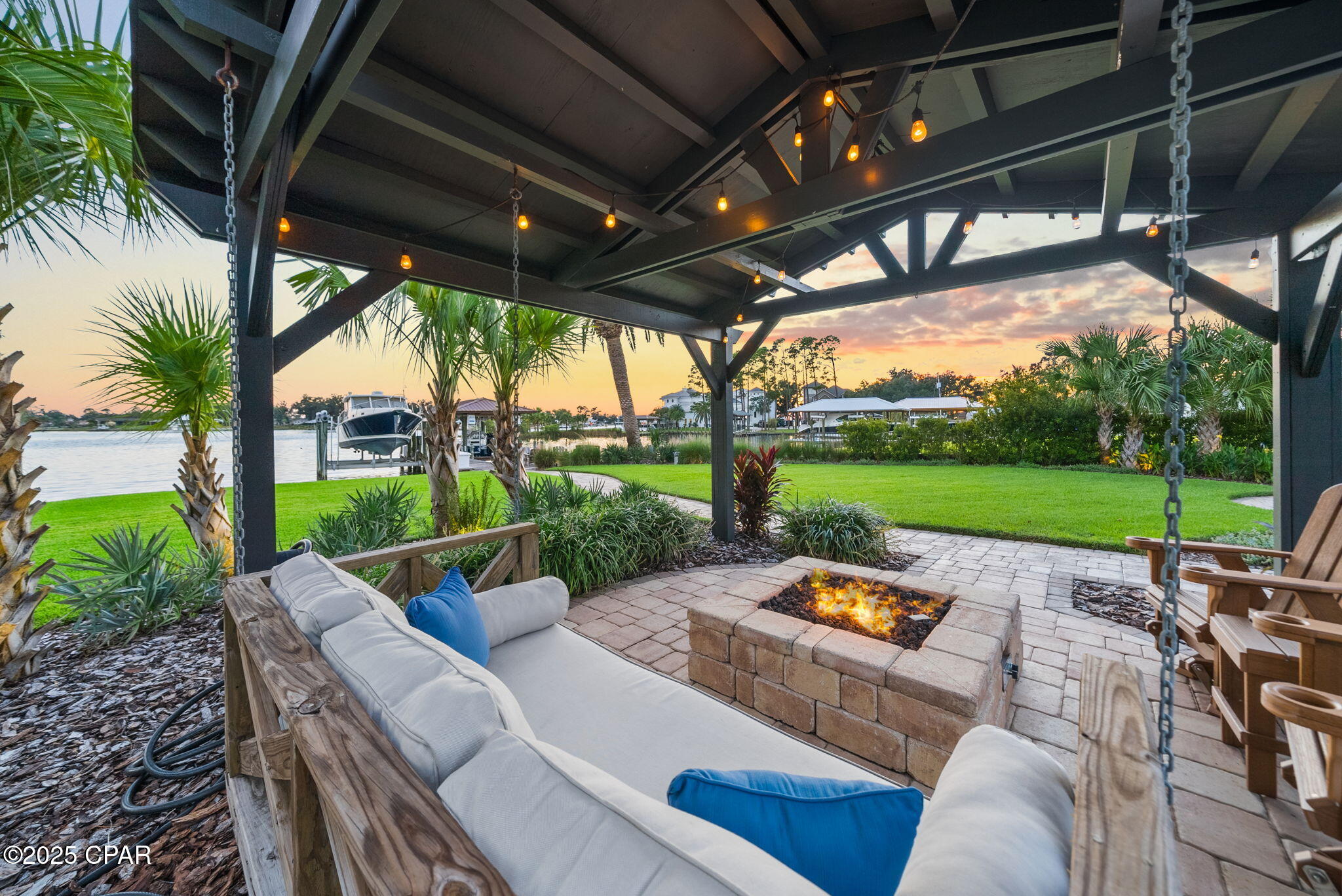 Listing photo id 56 for 3045 30th Court