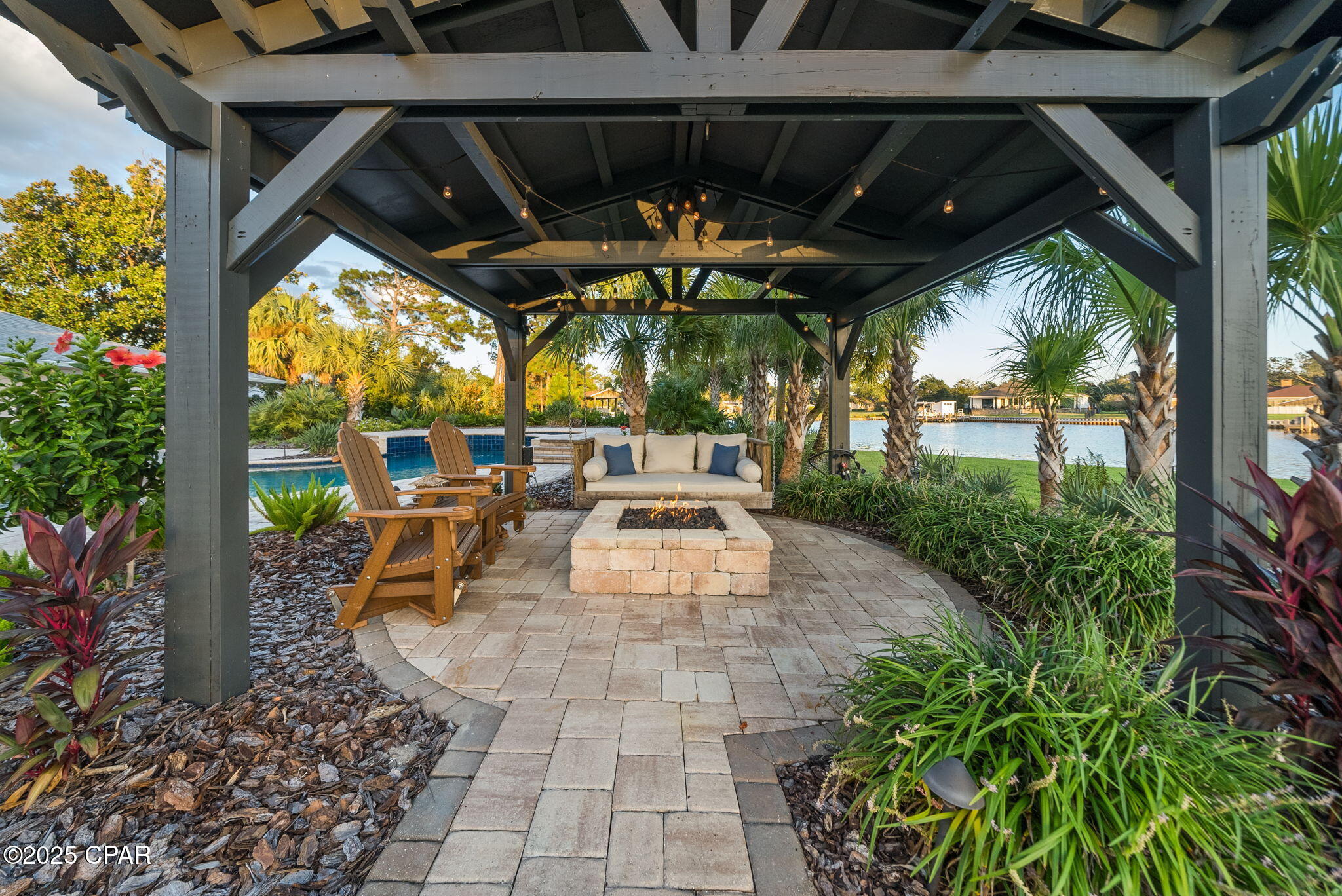 Listing photo id 58 for 3045 30th Court