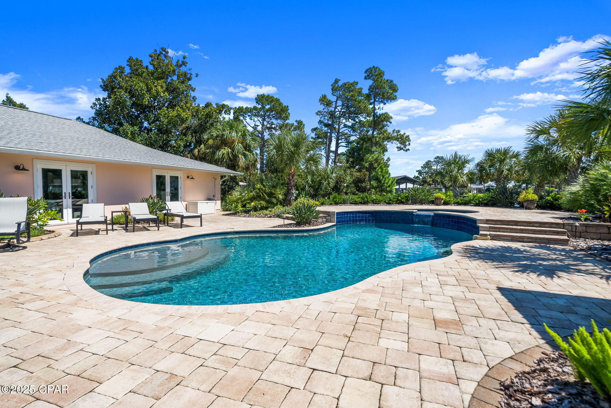 Listing photo id 66 for 3045 30th Court